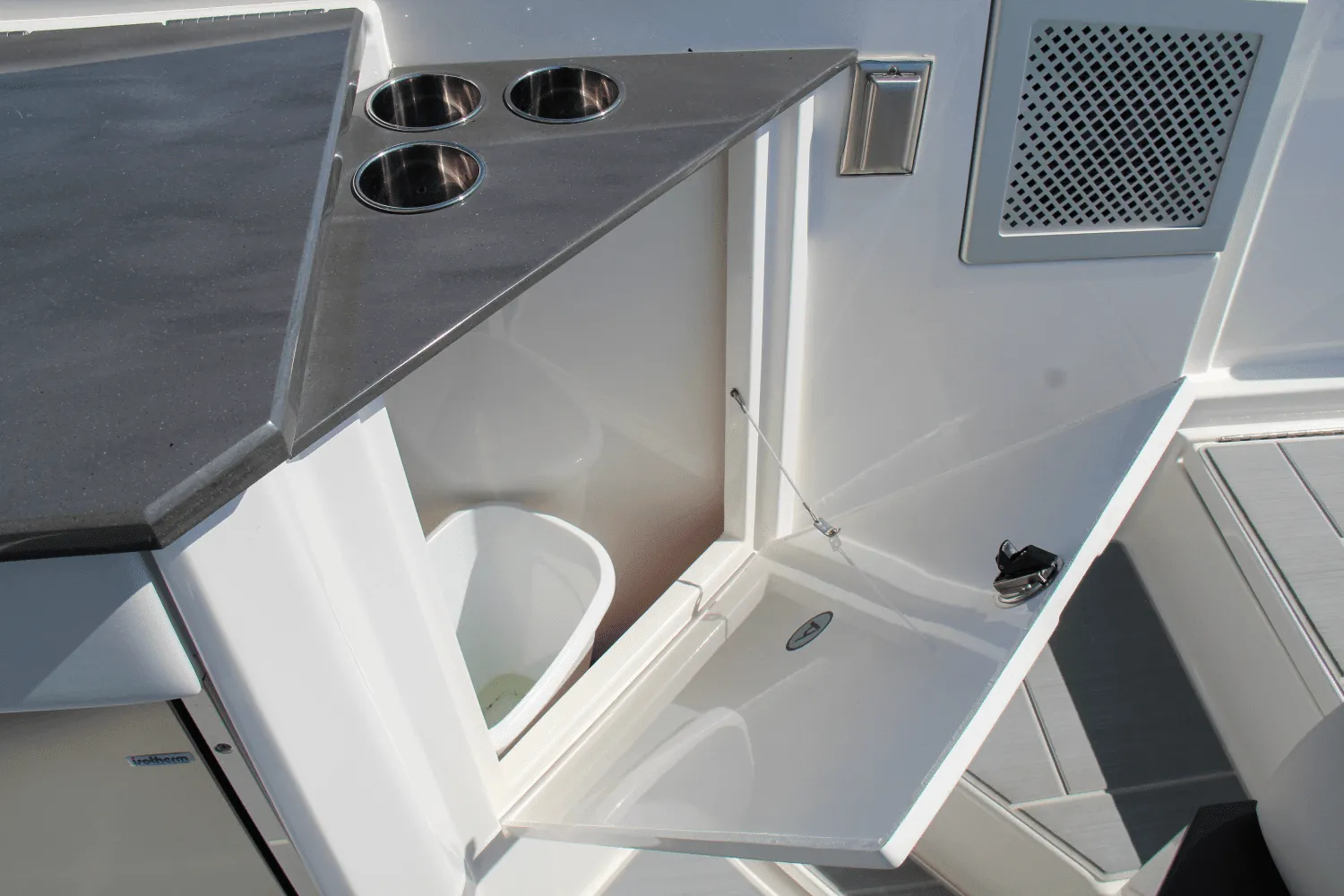 2023 Aviara AV36 Outboard Image Thumbnail #27