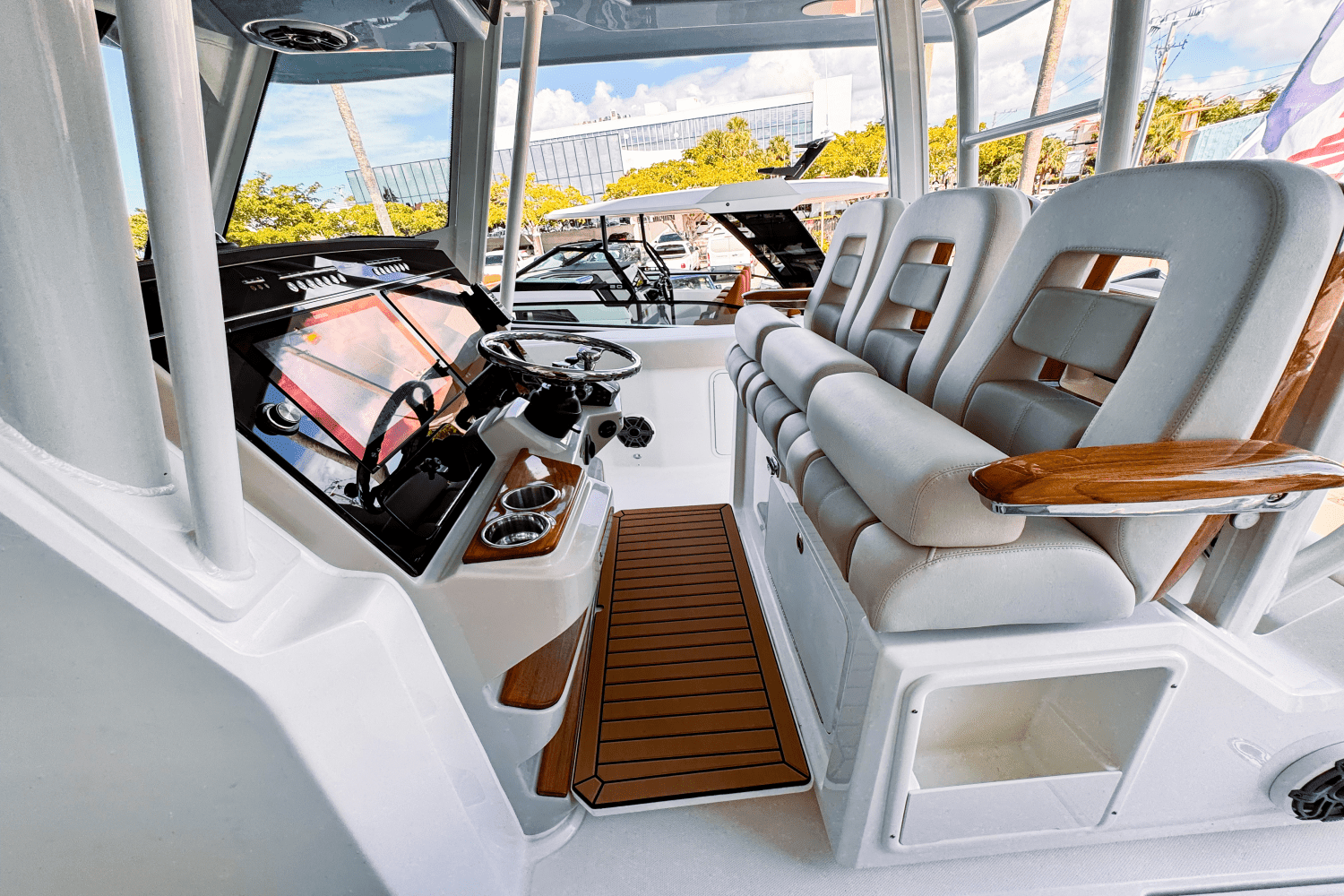 2025 Boston Whaler 360 Outrage Image Thumbnail #25