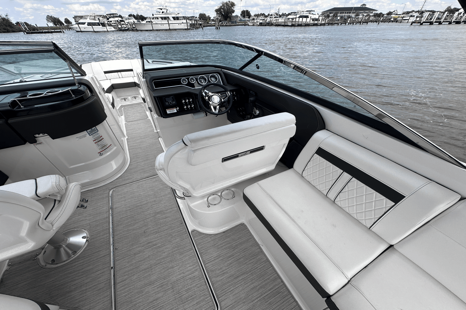 2018 Sea Ray 280 SLX Image Thumbnail #11