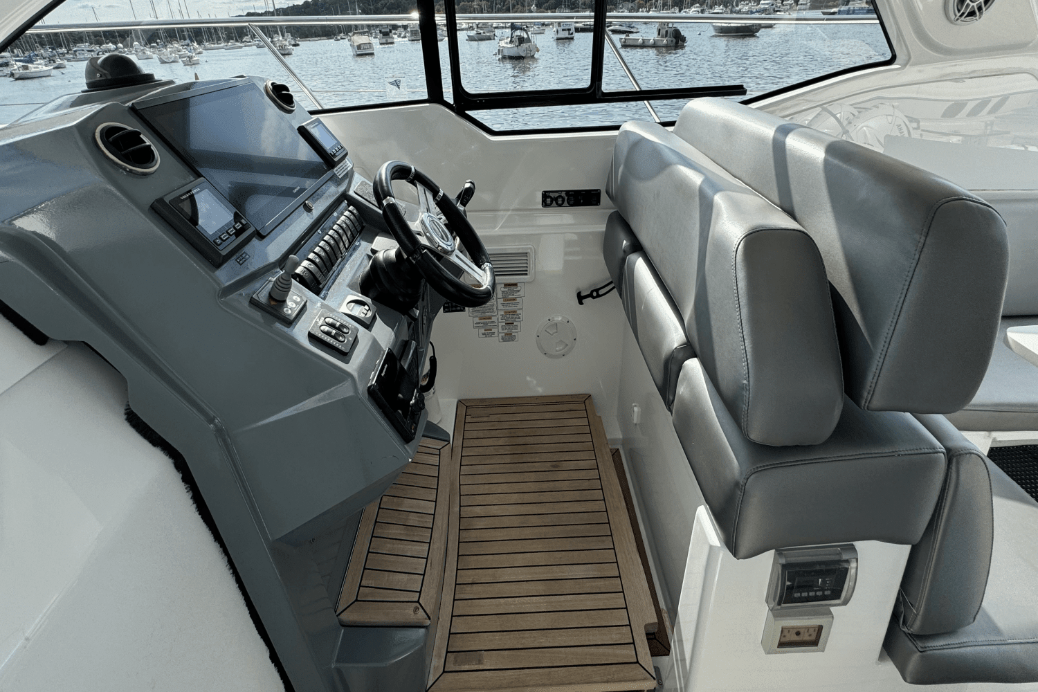 2017 Azimut 43 ATLANTIS Image Thumbnail #8