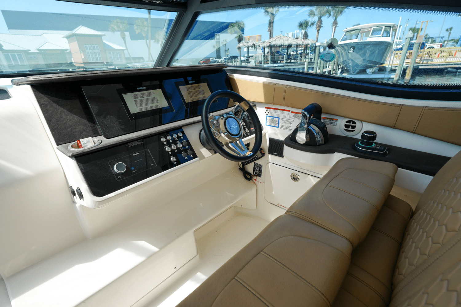 2019 Sea Ray 32 SUNDANCER Image Thumbnail #10