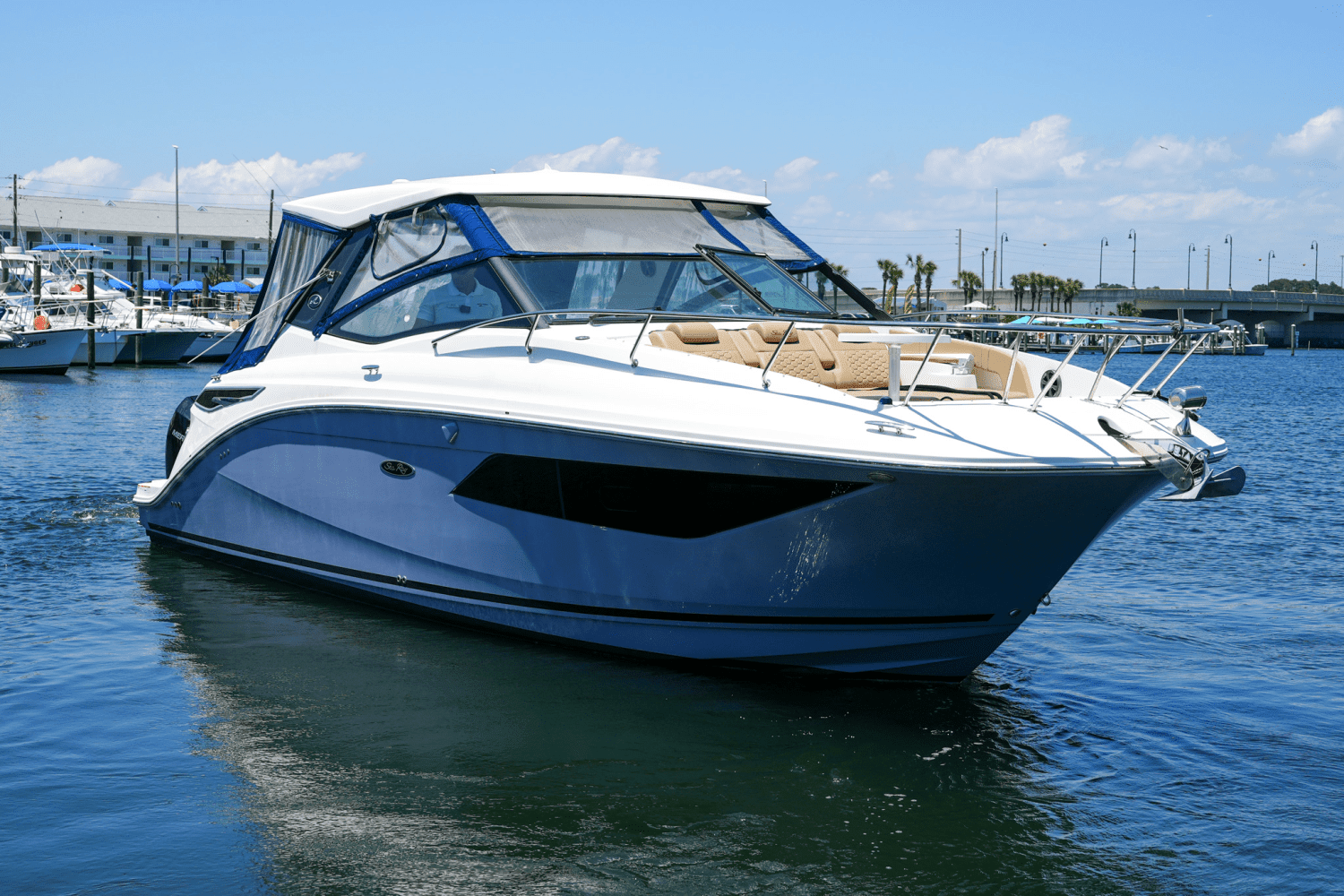 2019 Sea Ray 32 SUNDANCER Image Thumbnail #1