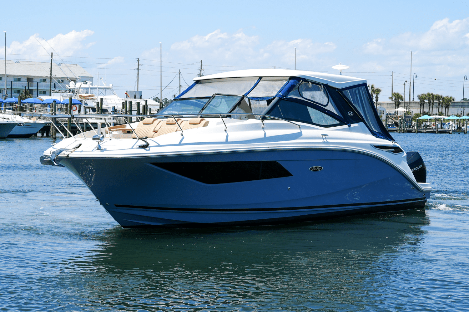 2019 Sea Ray 32 SUNDANCER Image Thumbnail #3