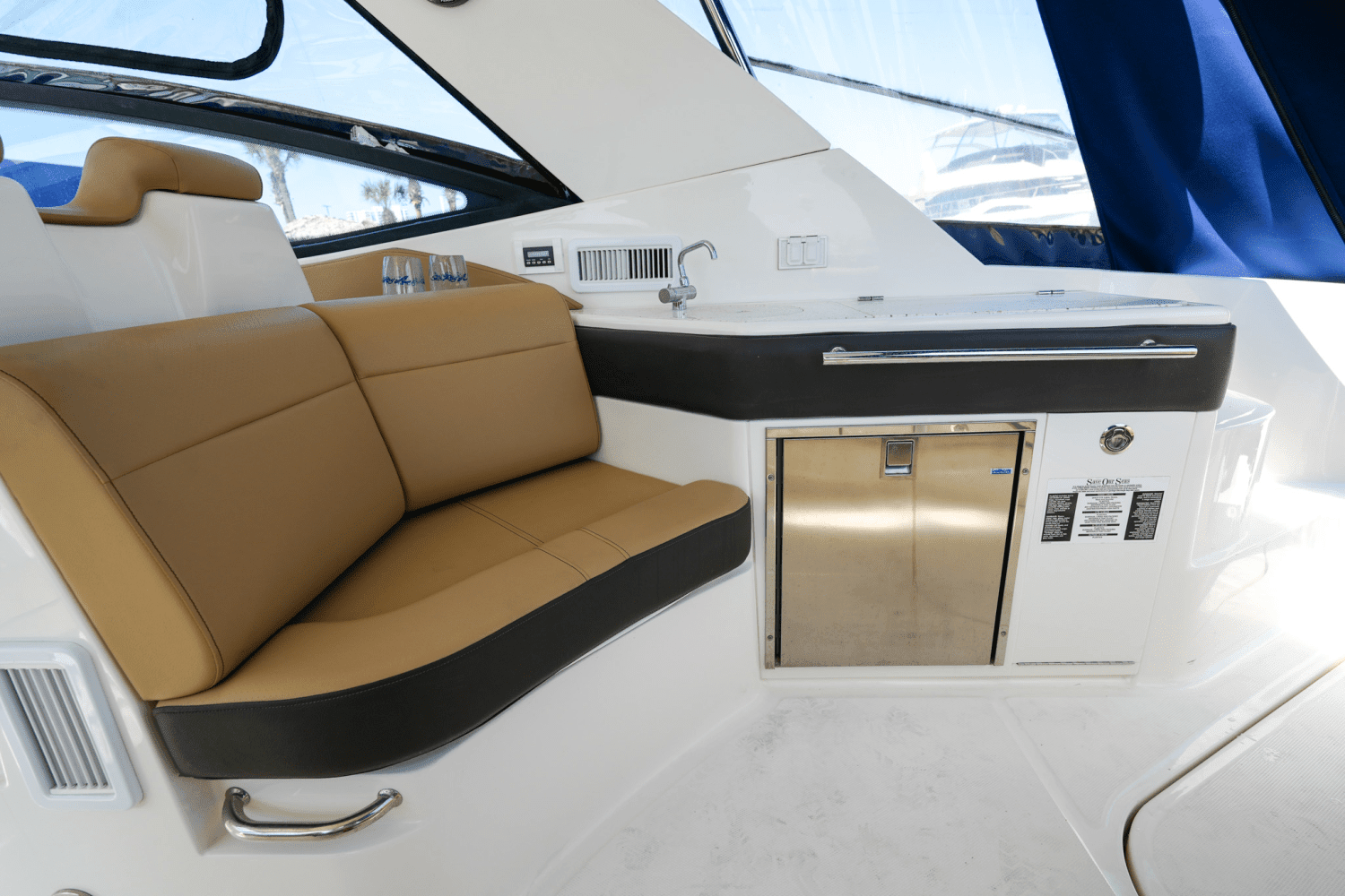 2019 Sea Ray 32 SUNDANCER Image Thumbnail #16