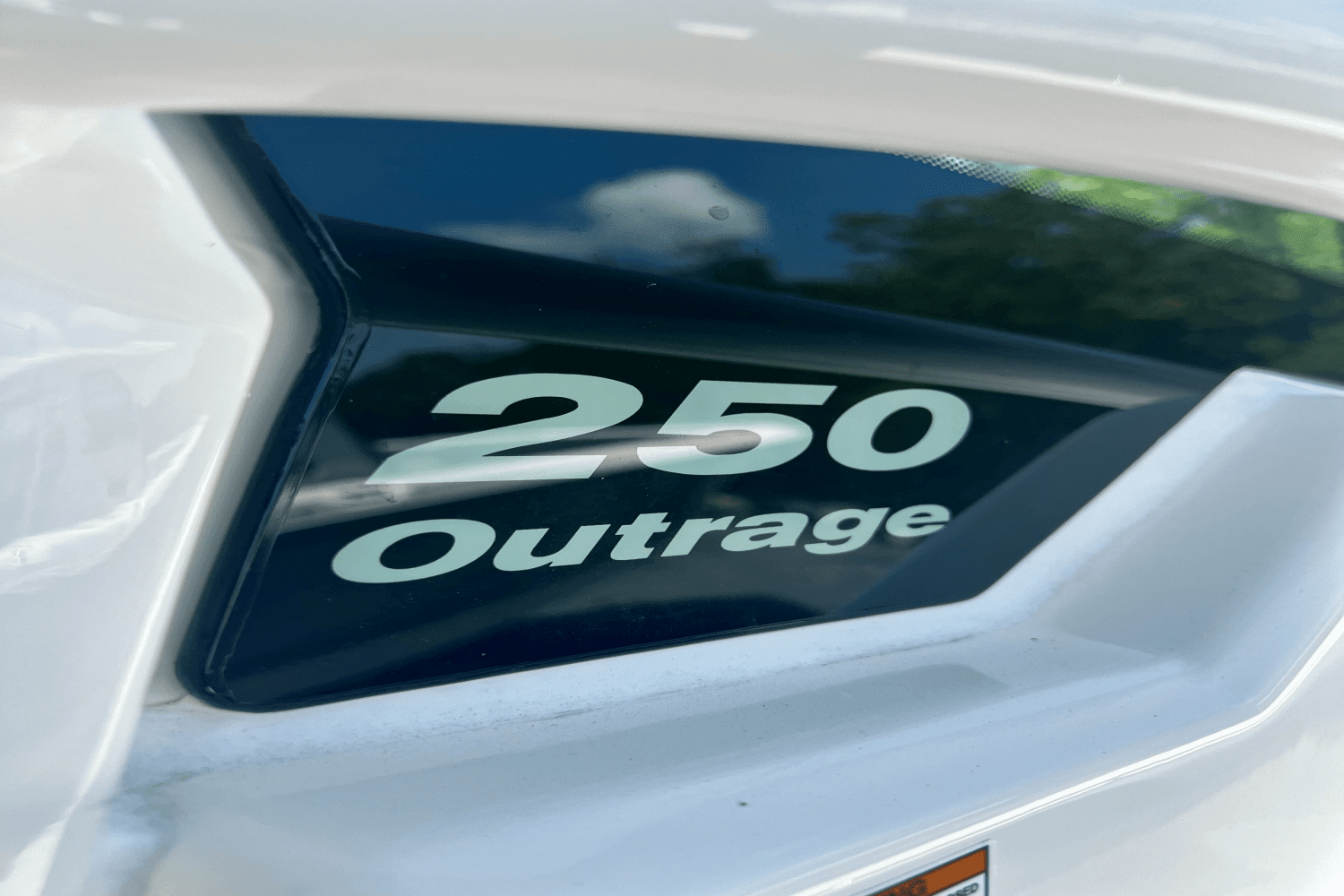 2024 Boston Whaler 250 Outrage Image Thumbnail #25