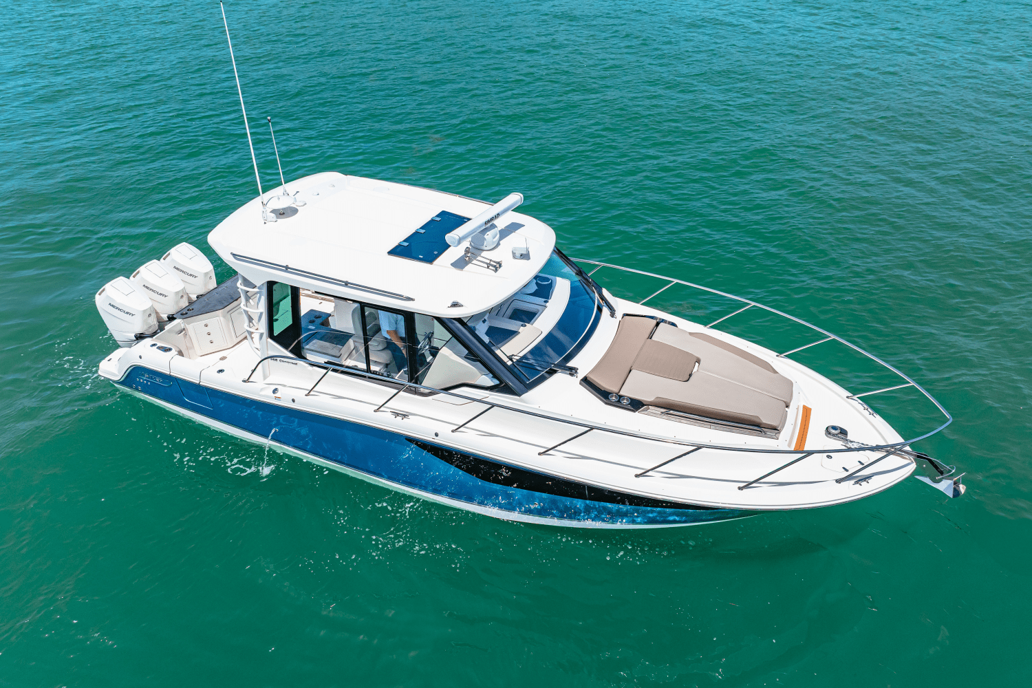 2025 Boston Whaler 365 Conquest Image Thumbnail #11