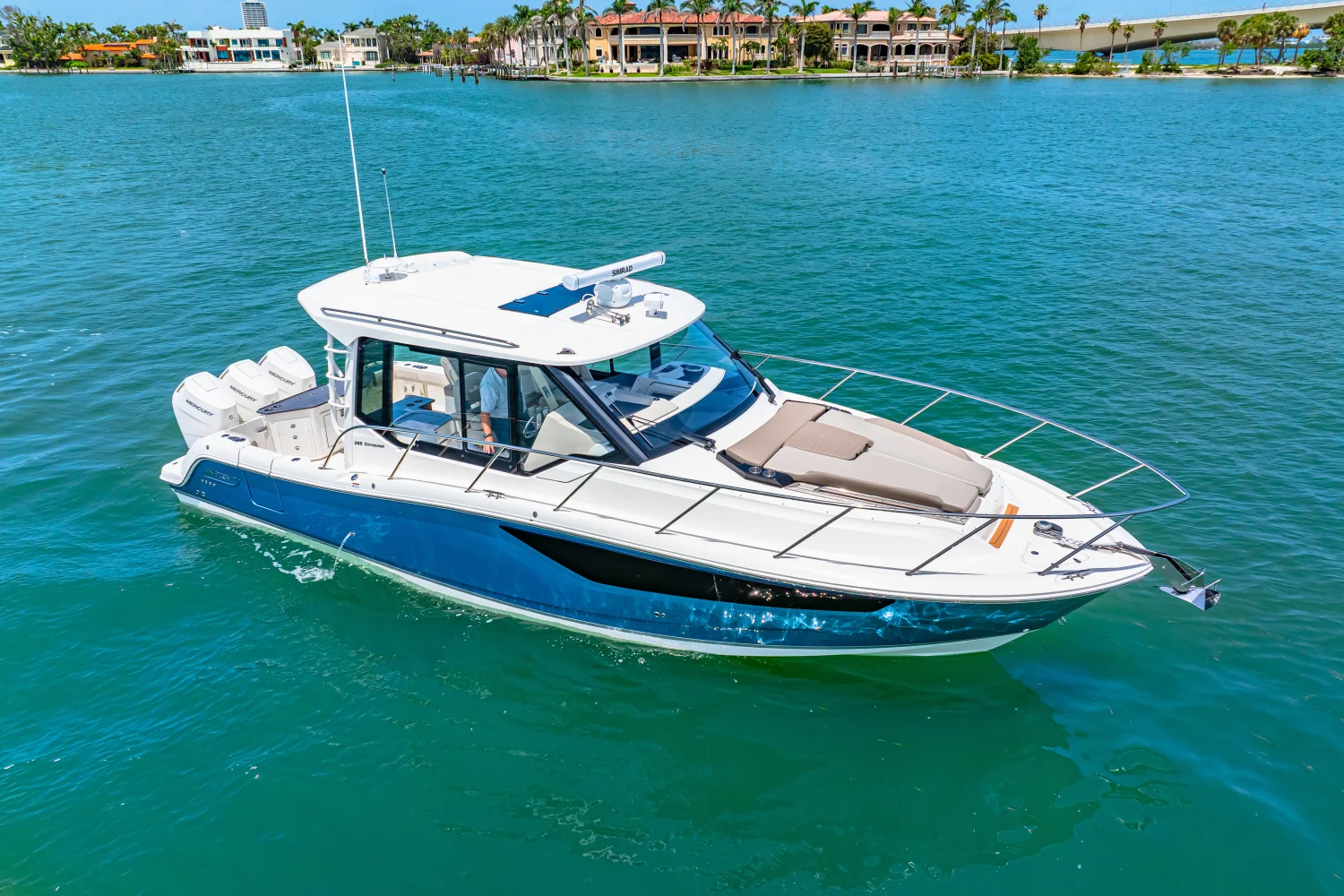 2025 Boston Whaler 365 Conquest Image Thumbnail #8