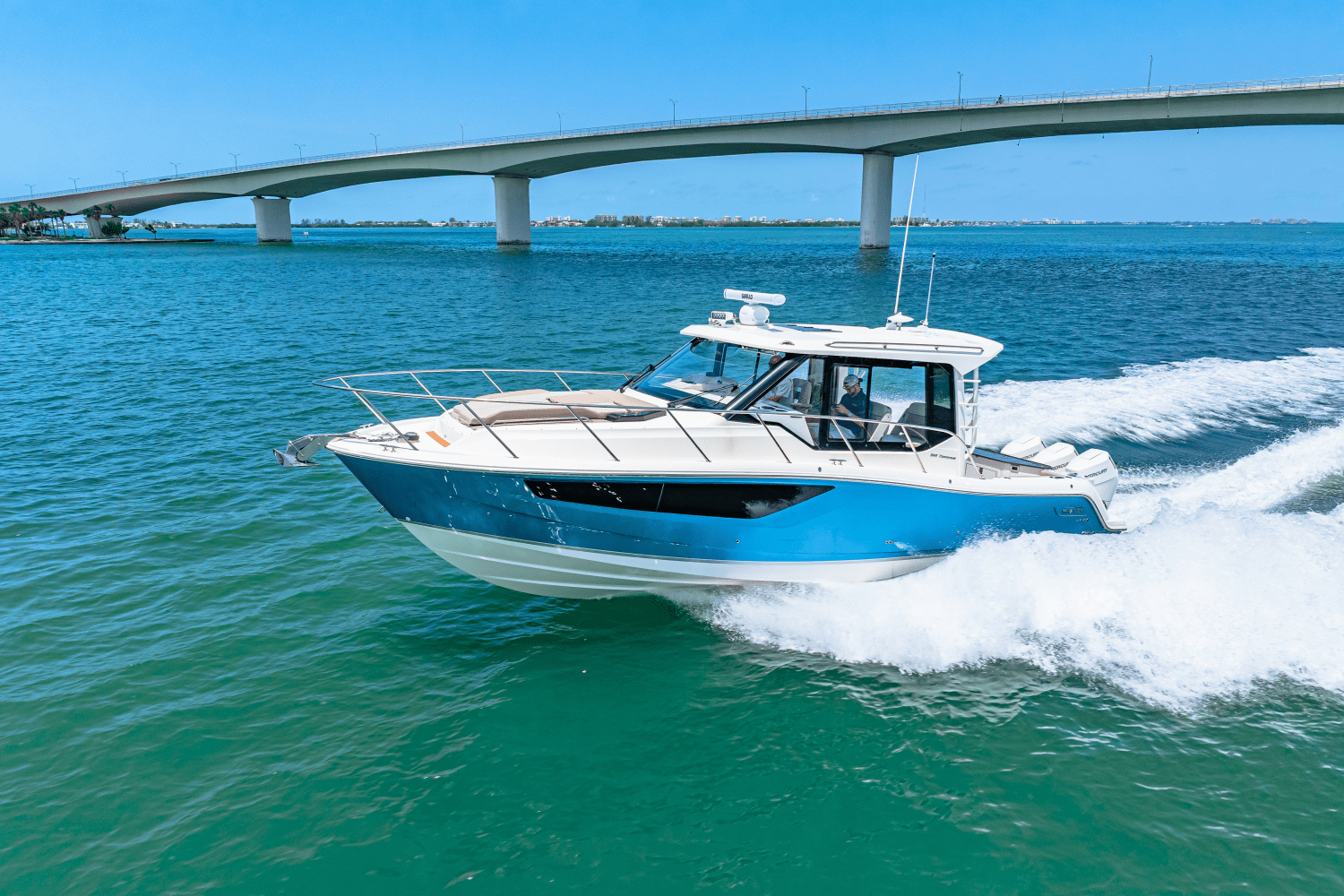 2025 Boston Whaler 365 Conquest Image Thumbnail #16