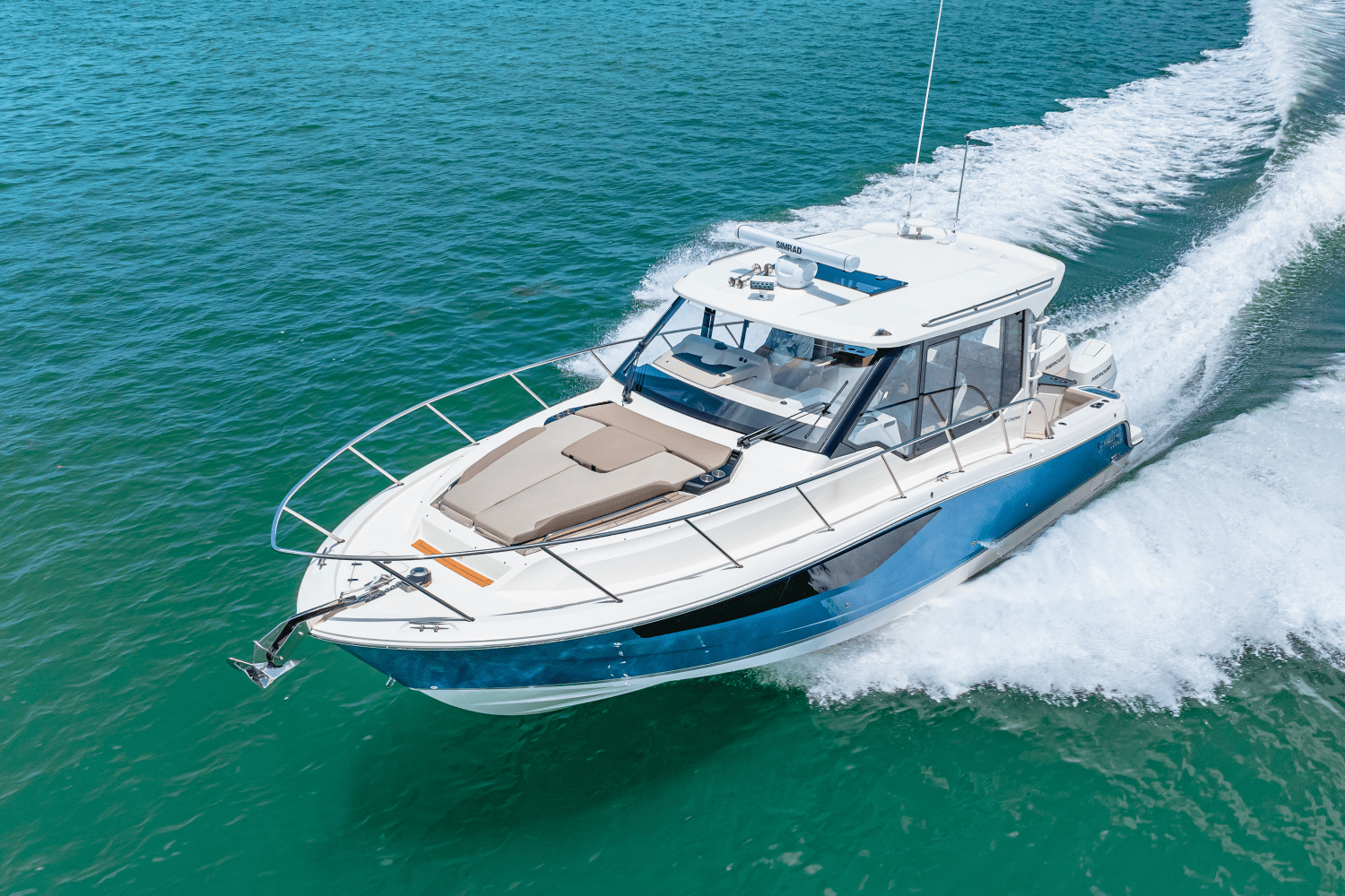 2025 Boston Whaler 365 Conquest Image Thumbnail #18