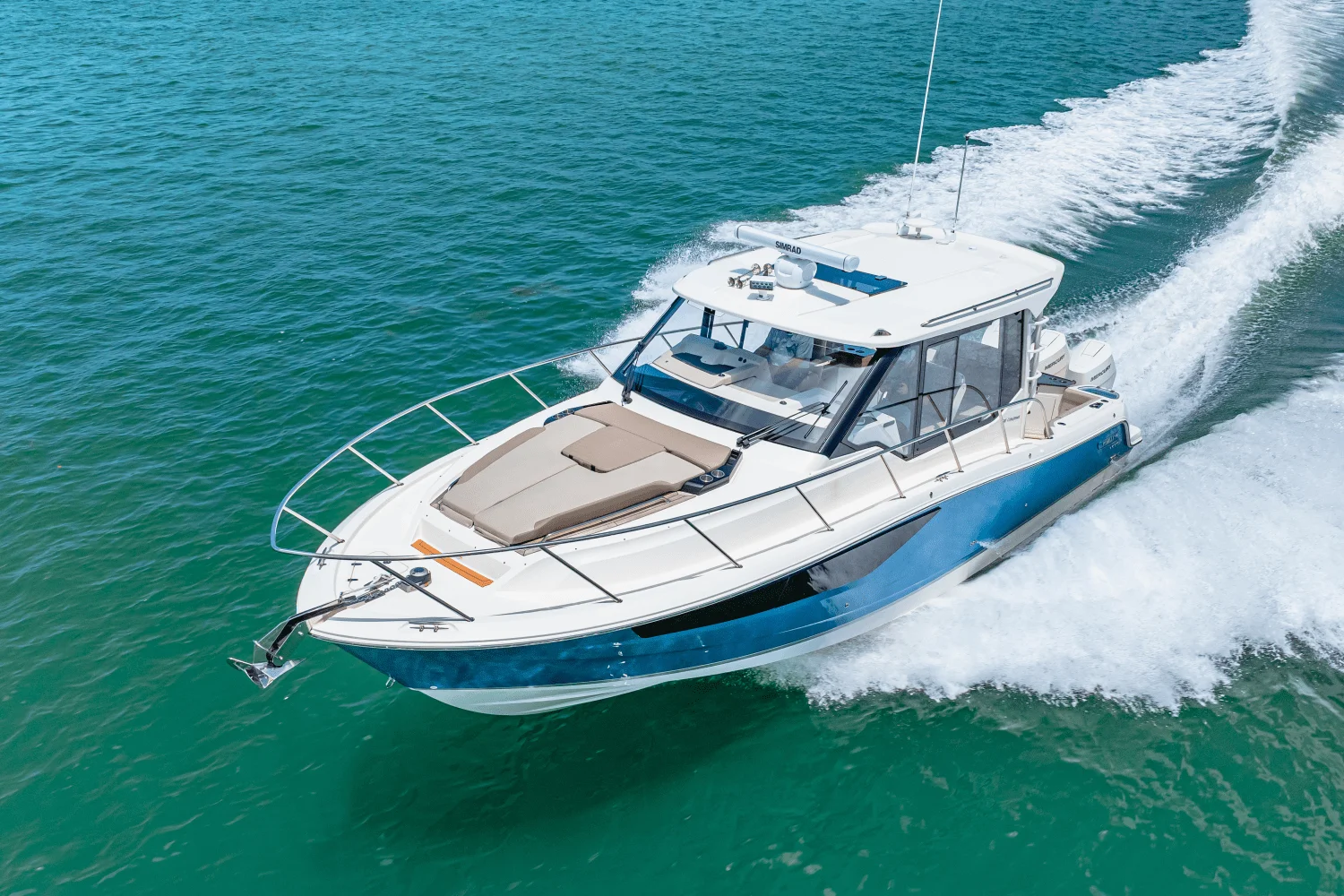 2025 Boston Whaler 365 Conquest Image Thumbnail #18
