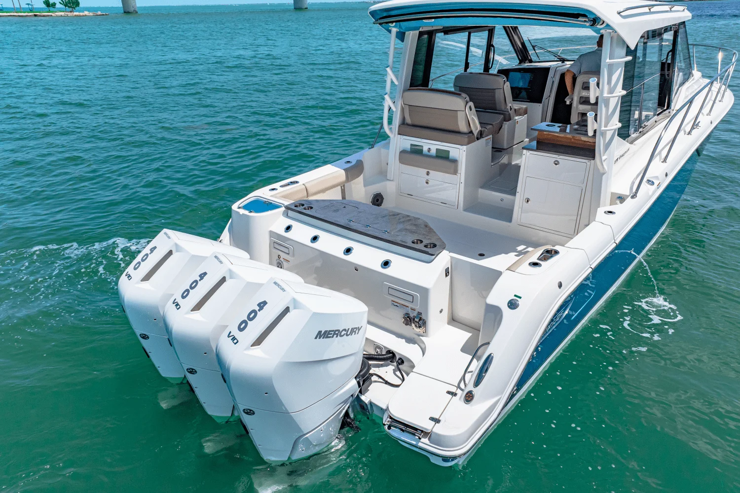 2025 Boston Whaler 365 Conquest Image Thumbnail #10