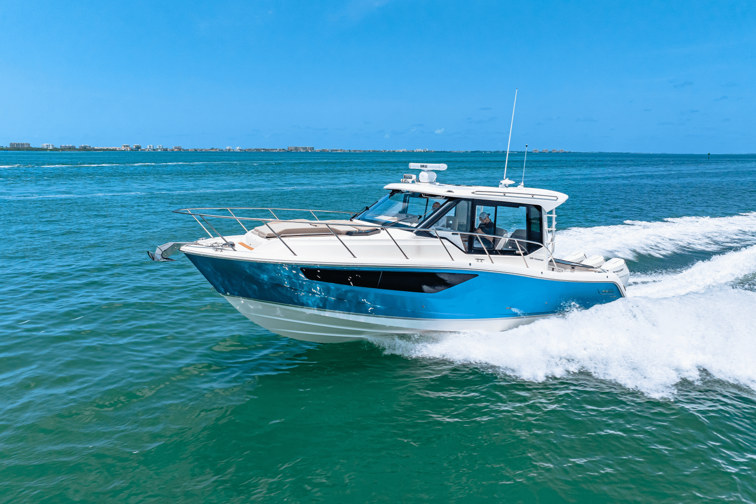 2025 Boston Whaler 365 Conquest Image Thumbnail #24