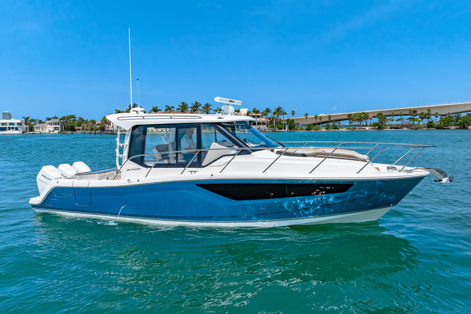 2025 Boston Whaler 365 Conquest Image Thumbnail #7