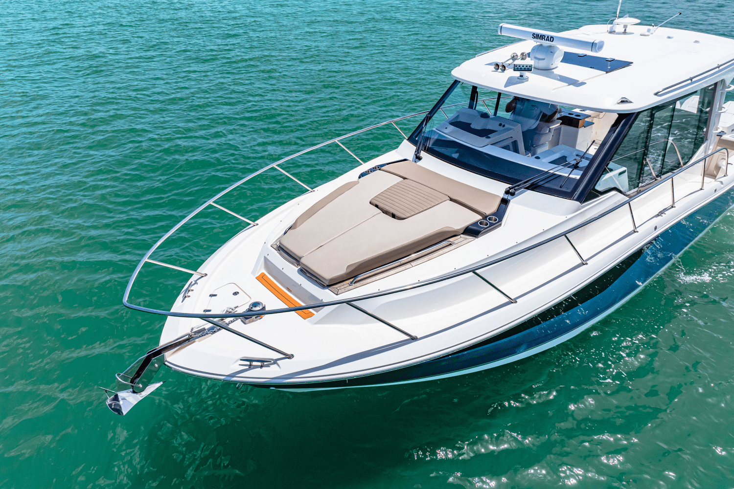 2025 Boston Whaler 365 Conquest Image Thumbnail #3