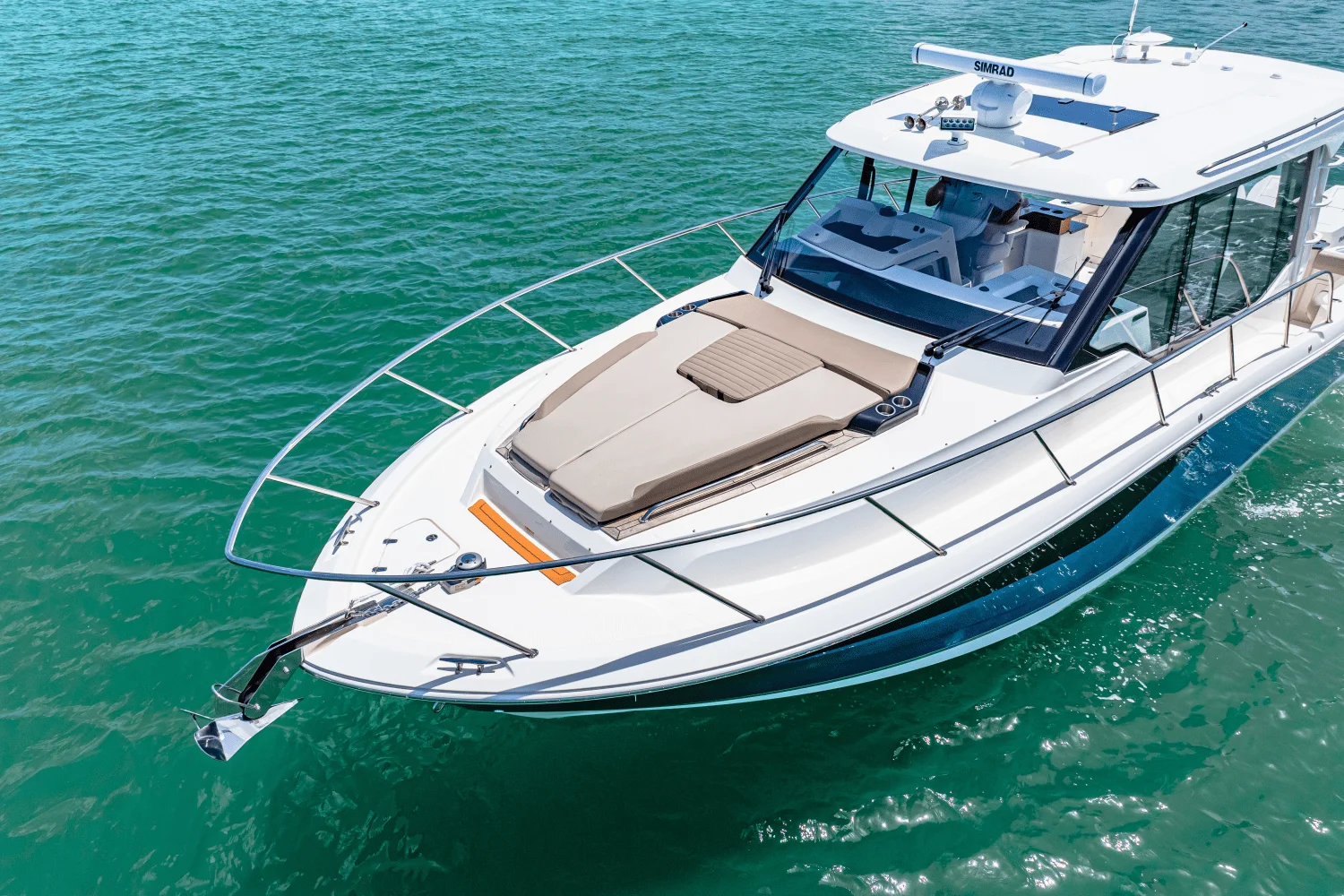 2025 Boston Whaler 365 Conquest Image Thumbnail #3