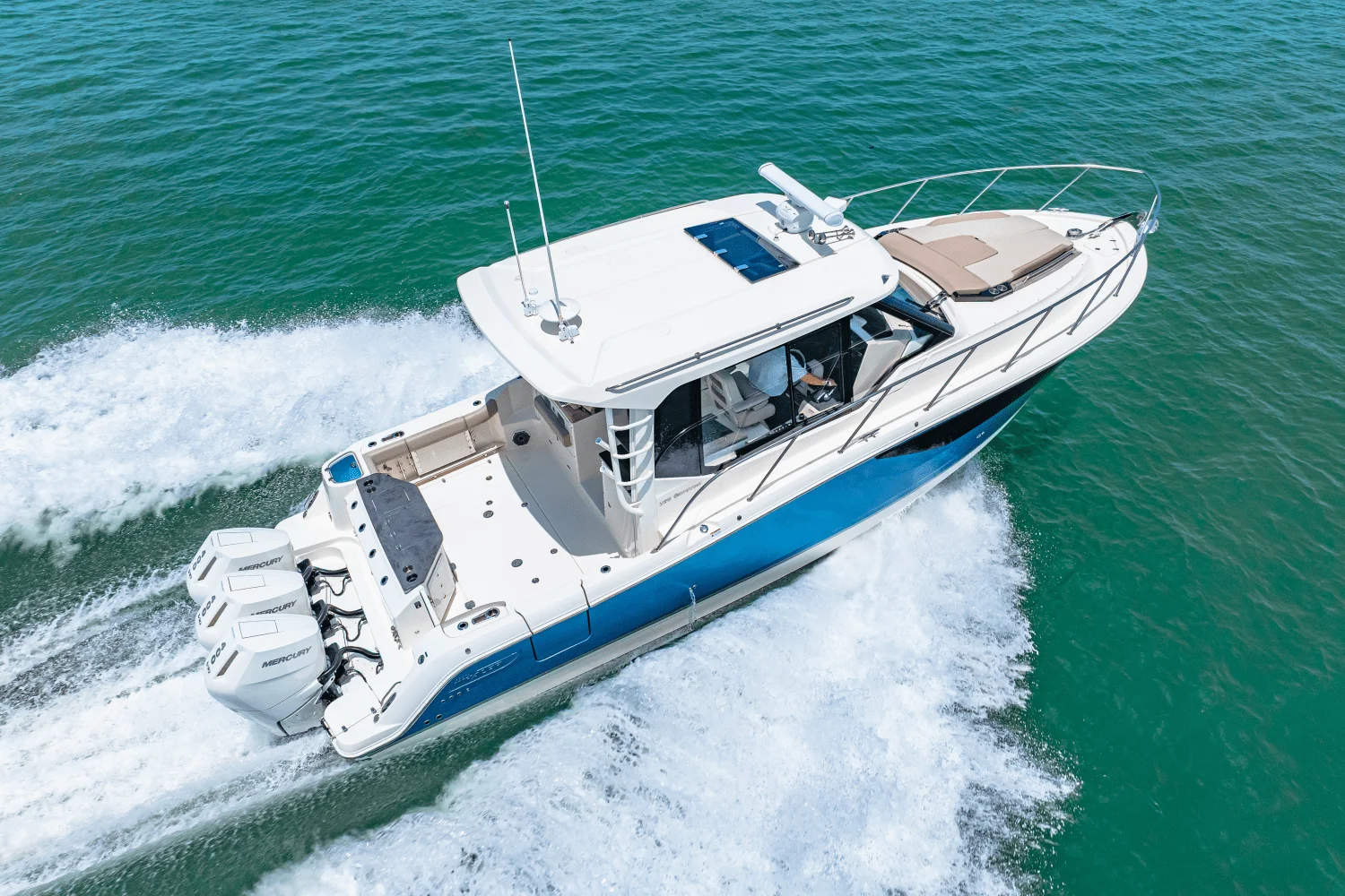 2025 Boston Whaler 365 Conquest Image Thumbnail #39