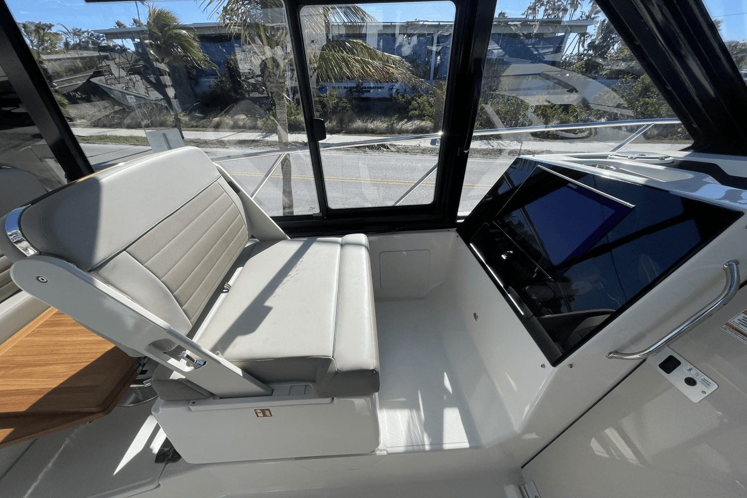 2025 Boston Whaler 365 Conquest Image Thumbnail #17