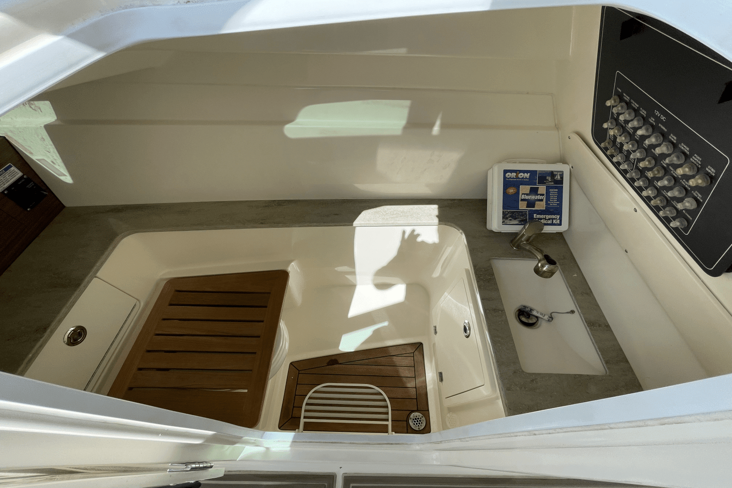 2017 Boston Whaler 320 VANTAGE Image Thumbnail #36