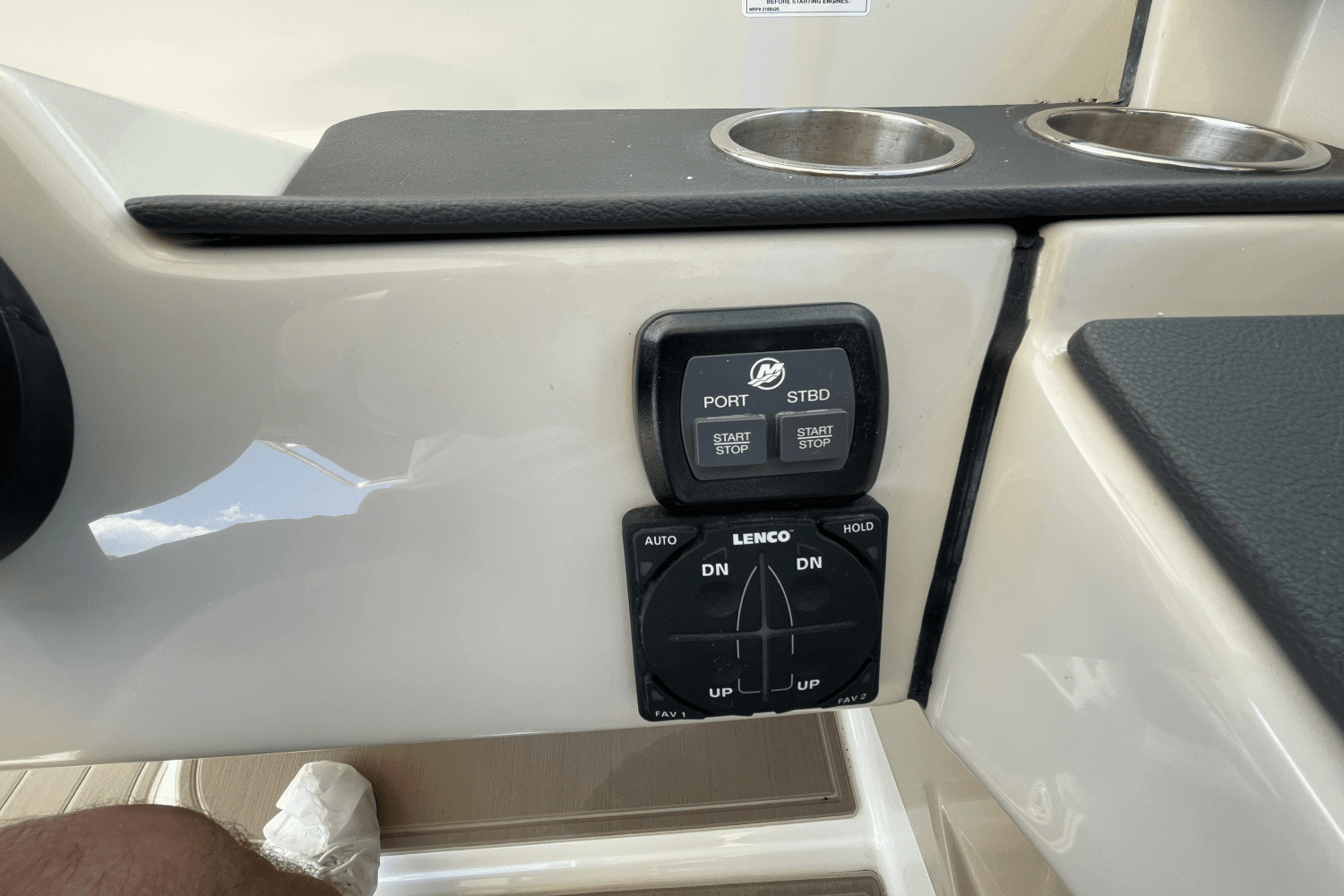 2017 Boston Whaler 320 VANTAGE Image Thumbnail #45