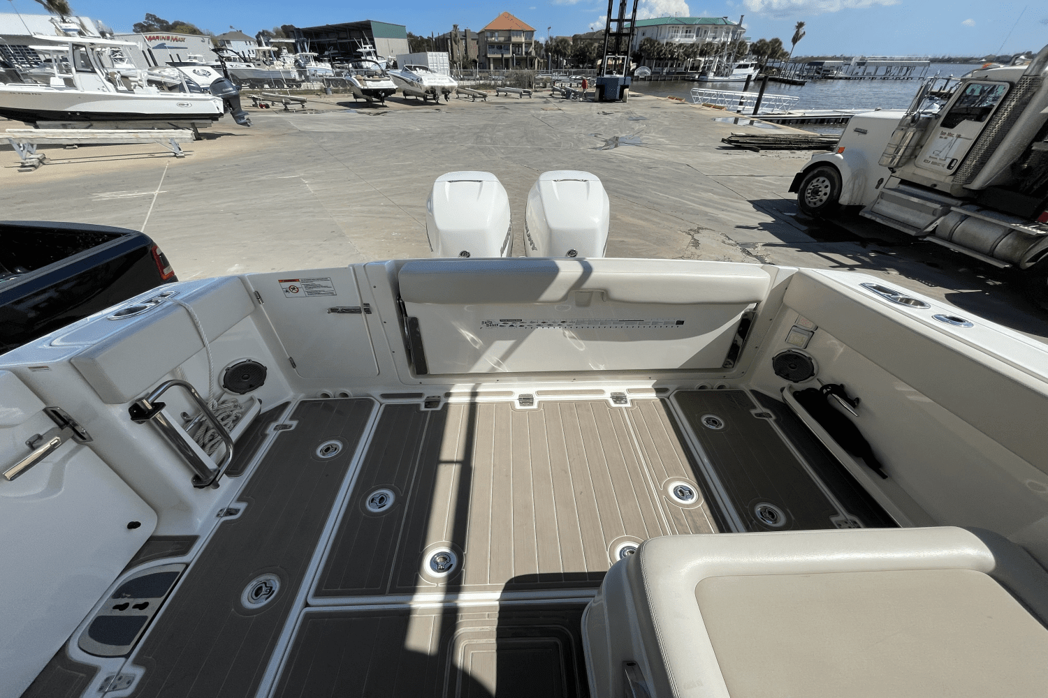 2017 Boston Whaler 320 VANTAGE Image Thumbnail #17