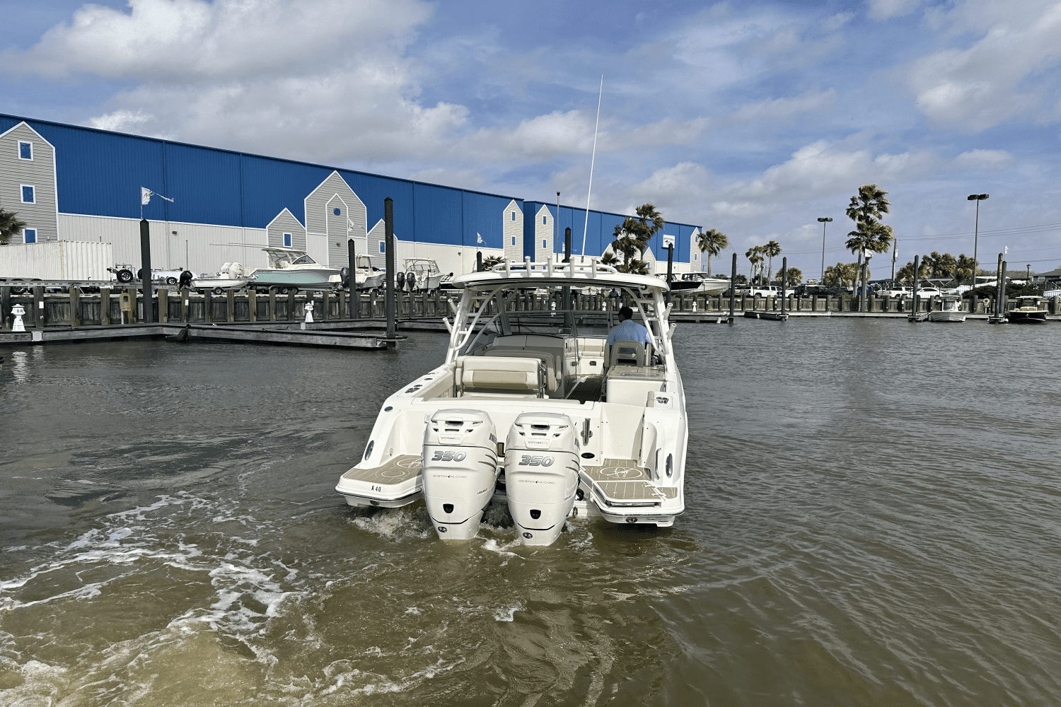 2017 Boston Whaler 320 VANTAGE Image Thumbnail #4