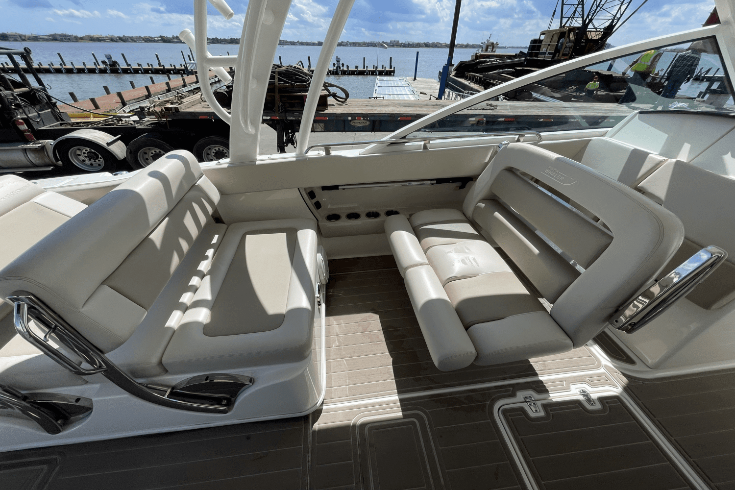 2017 Boston Whaler 320 VANTAGE Image Thumbnail #23