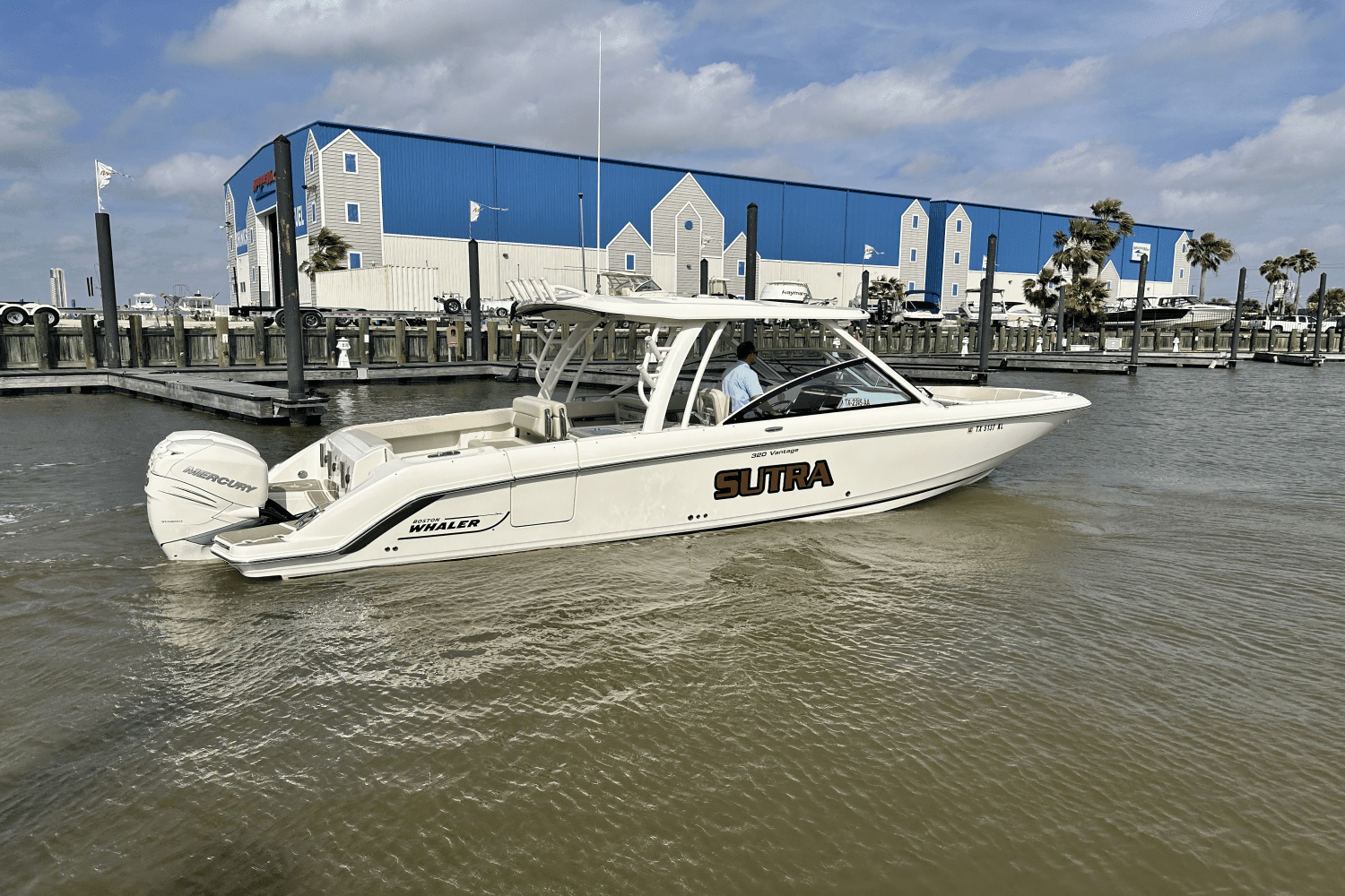 2017 Boston Whaler 320 VANTAGE Image Thumbnail #1