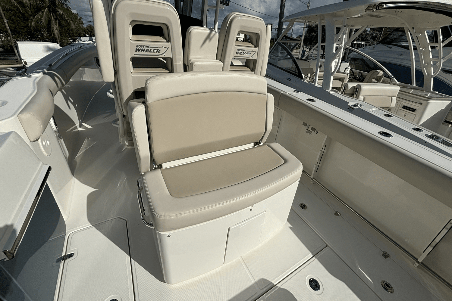 2024 Boston Whaler 330 Outrage Image Thumbnail #6