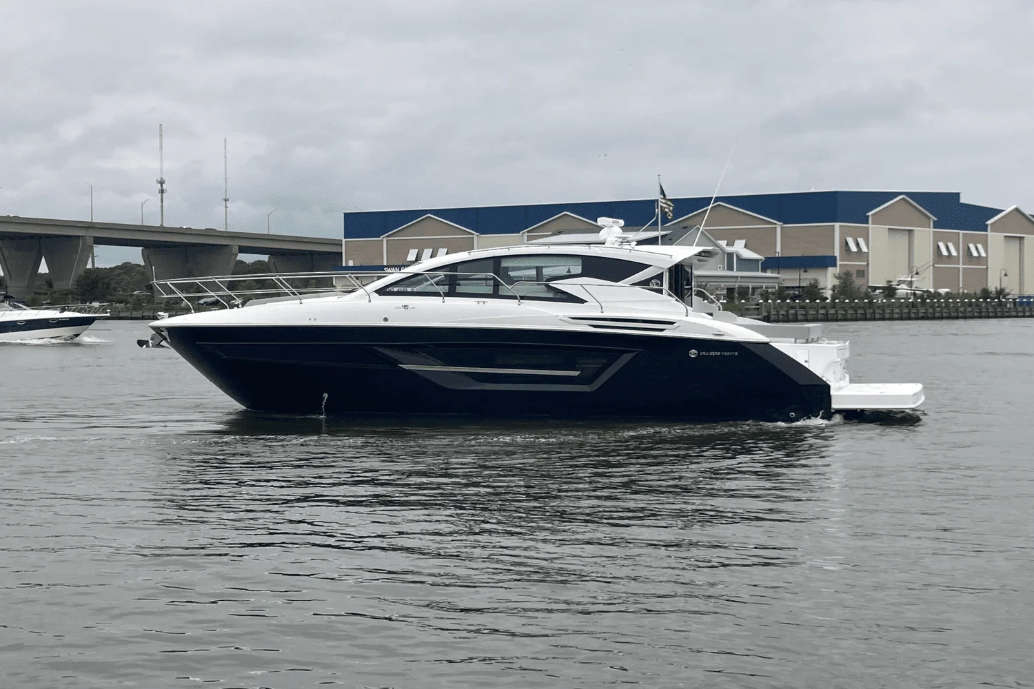 2025 Cruisers Yachts 46 Cantius Image Thumbnail #5