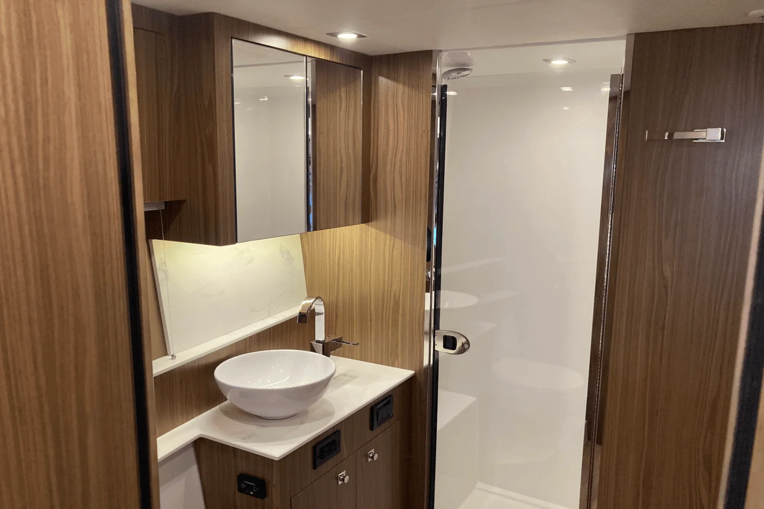 2025 Cruisers Yachts 46 Cantius Image Thumbnail #41