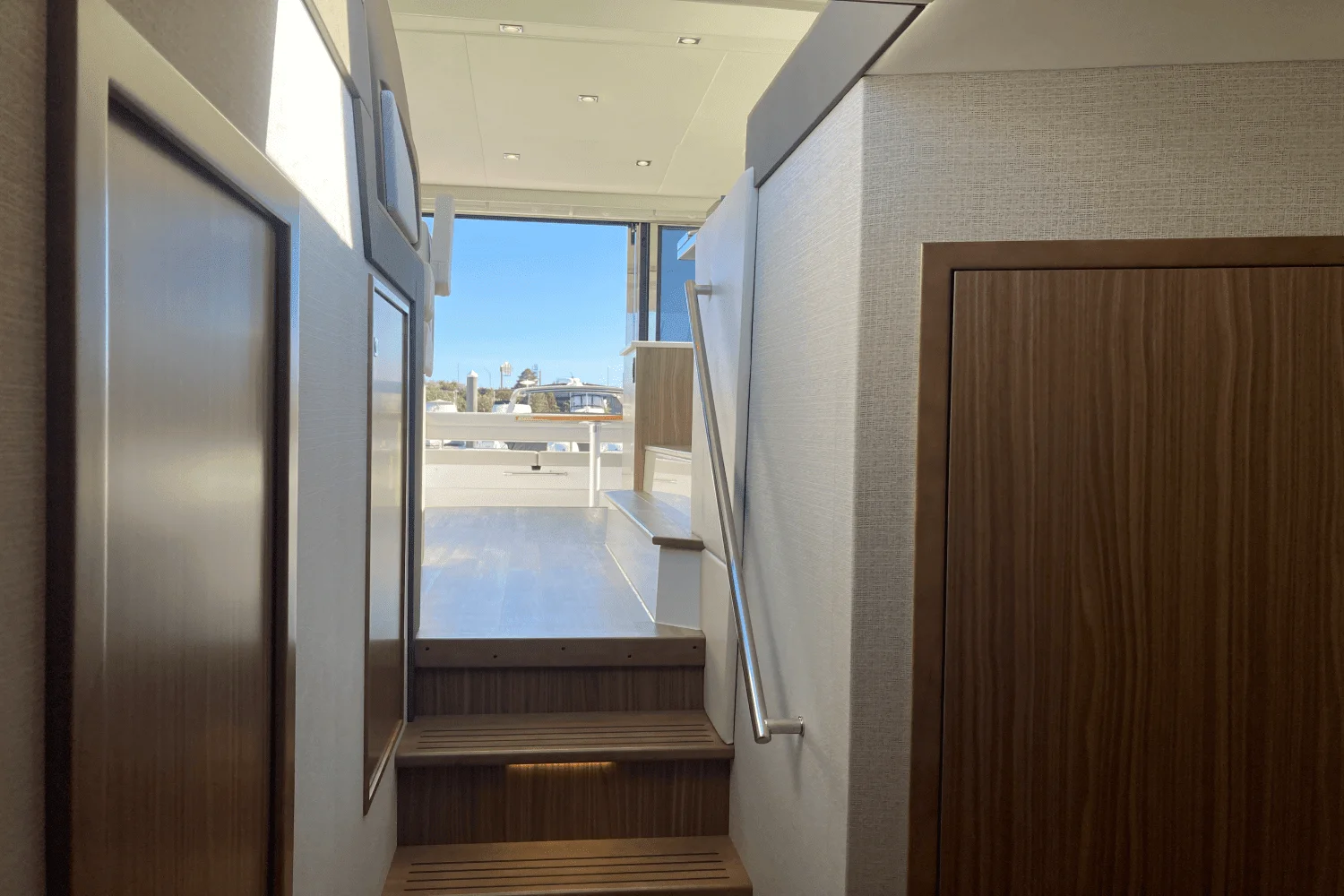 2025 Cruisers Yachts 46 Cantius Image Thumbnail #44