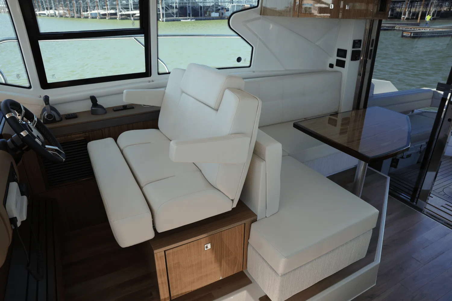 2025 Cruisers Yachts 42 Cantius Image Thumbnail #40