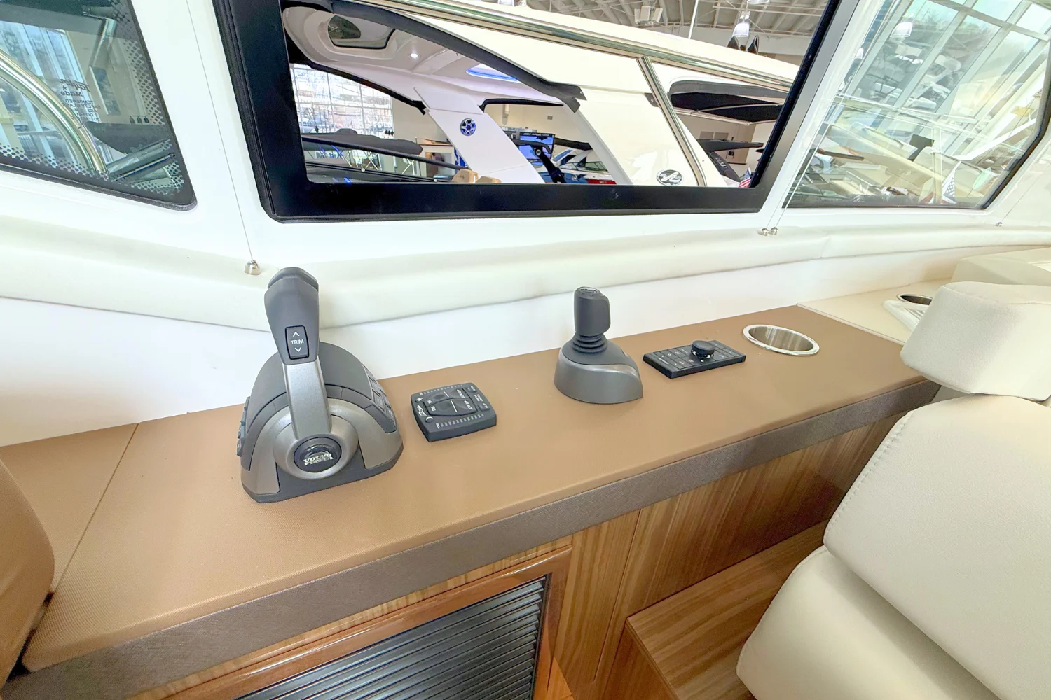 2025 Cruisers Yachts 42 Cantius Image Thumbnail #41