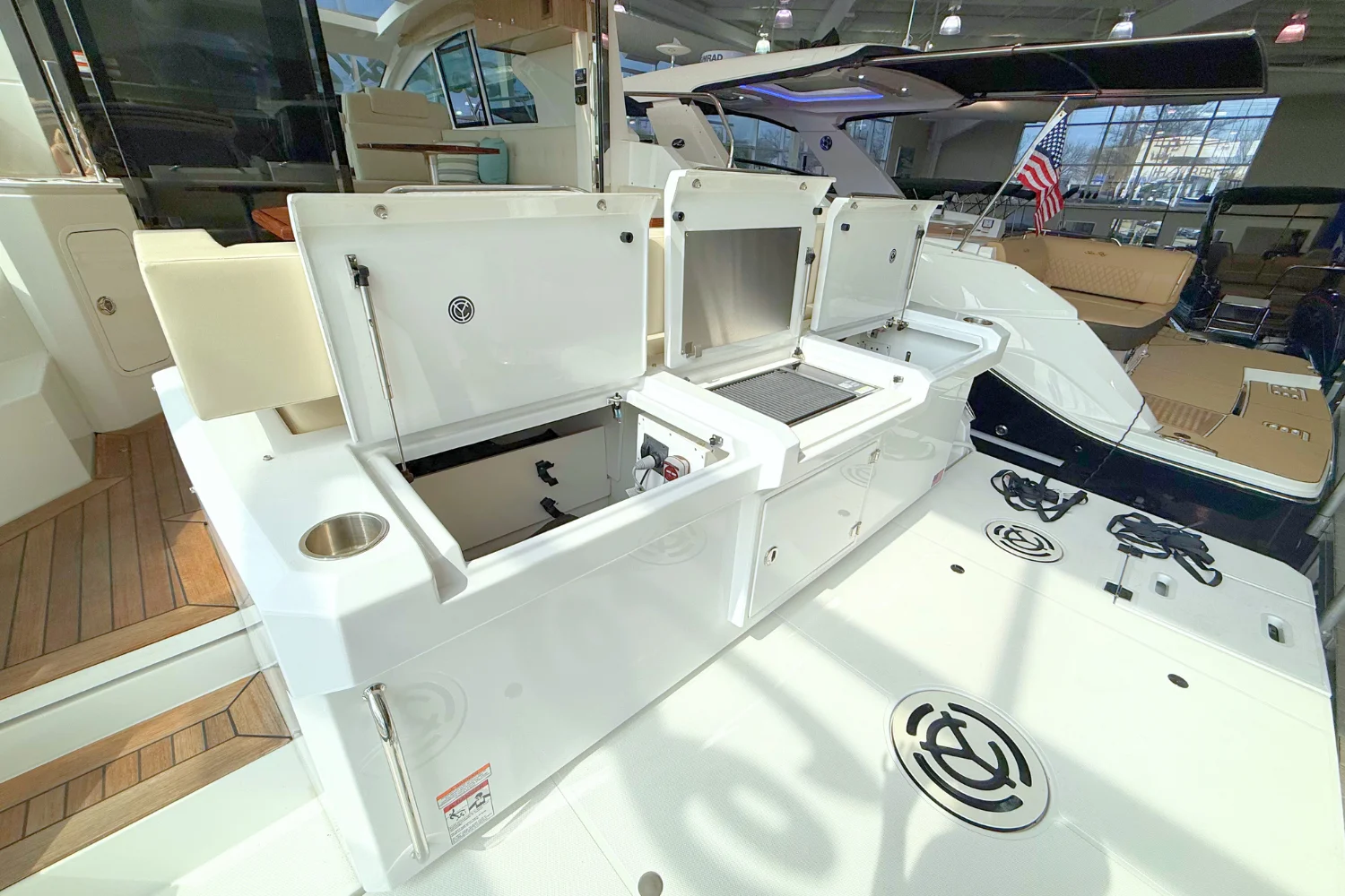 2025 Cruisers Yachts 42 Cantius Image Thumbnail #9