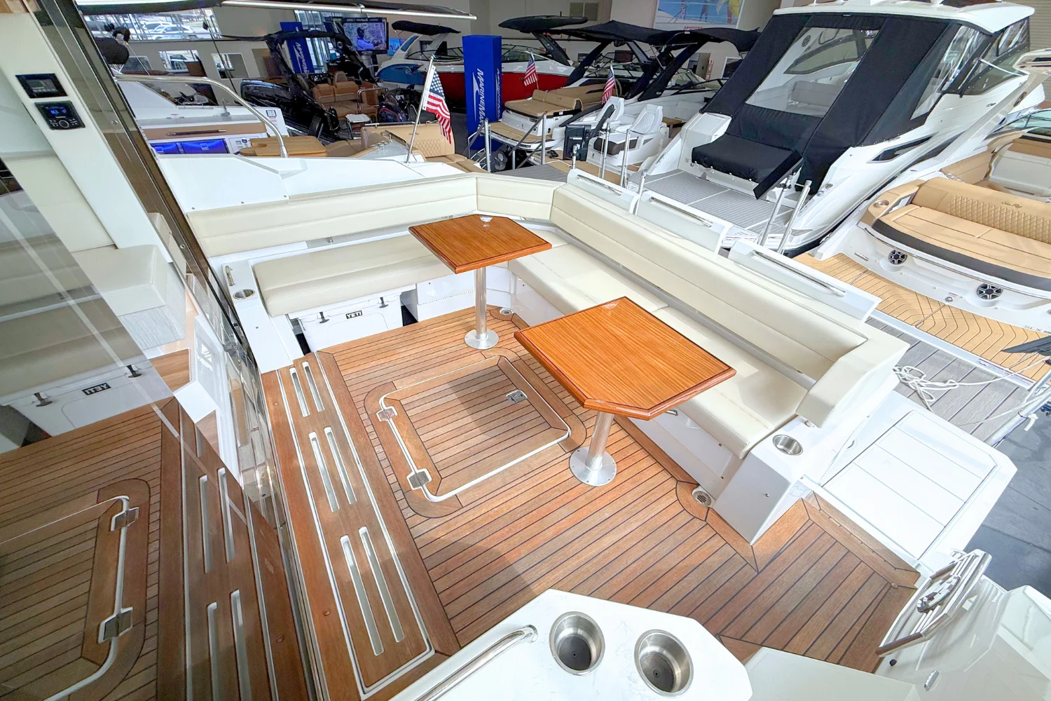 2025 Cruisers Yachts 42 Cantius Image Thumbnail #11