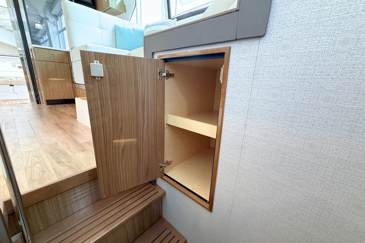 2025 Cruisers Yachts 42 Cantius Image Thumbnail #76