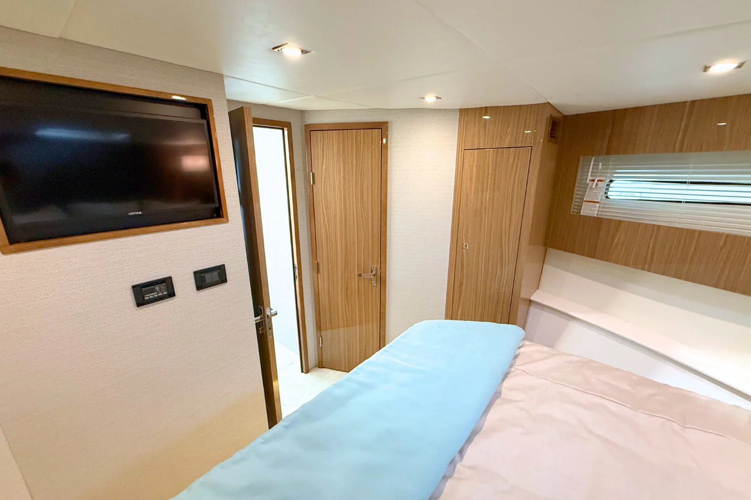 2025 Cruisers Yachts 42 Cantius Image Thumbnail #55