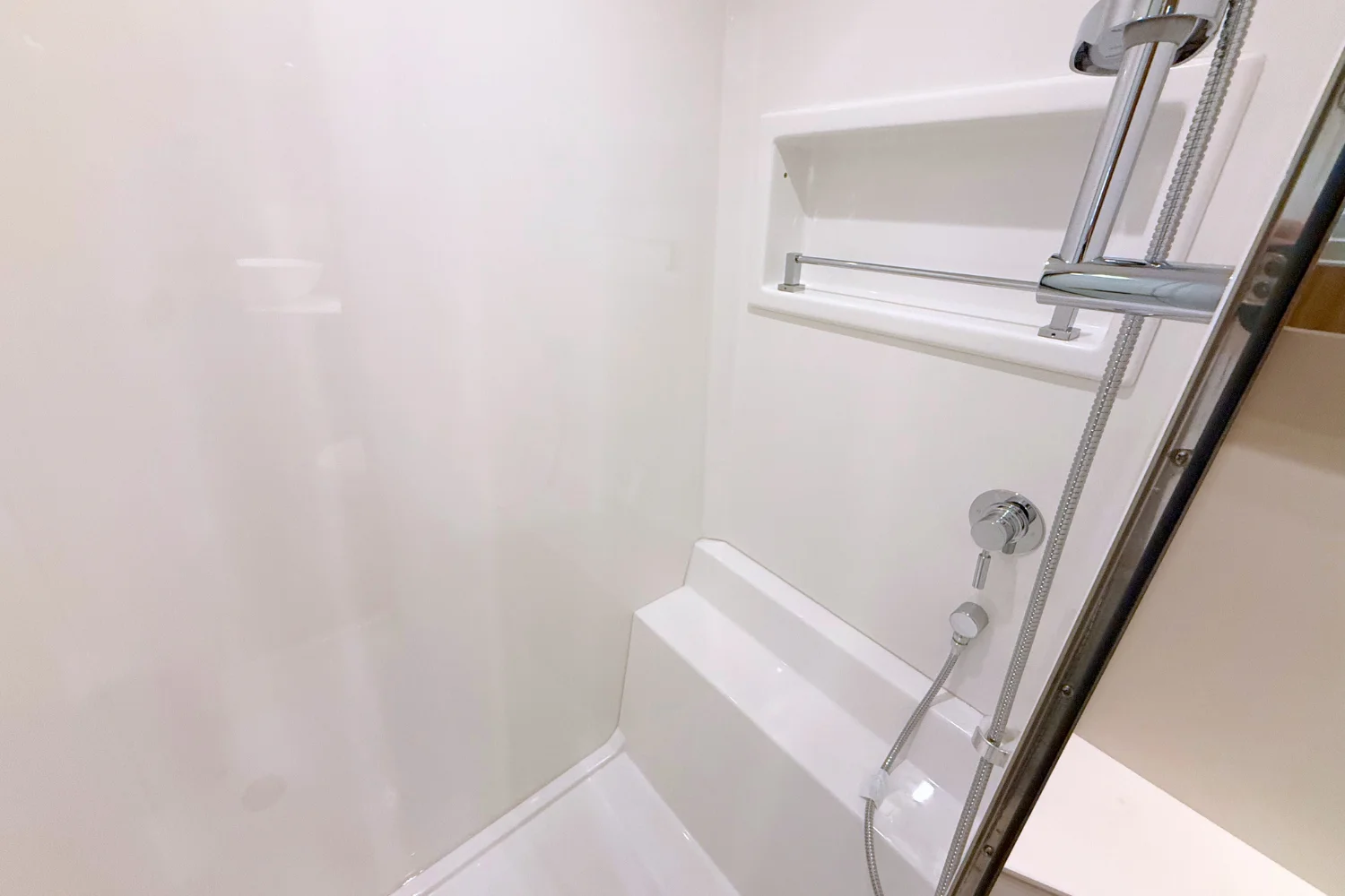 2025 Cruisers Yachts 42 Cantius Image Thumbnail #63