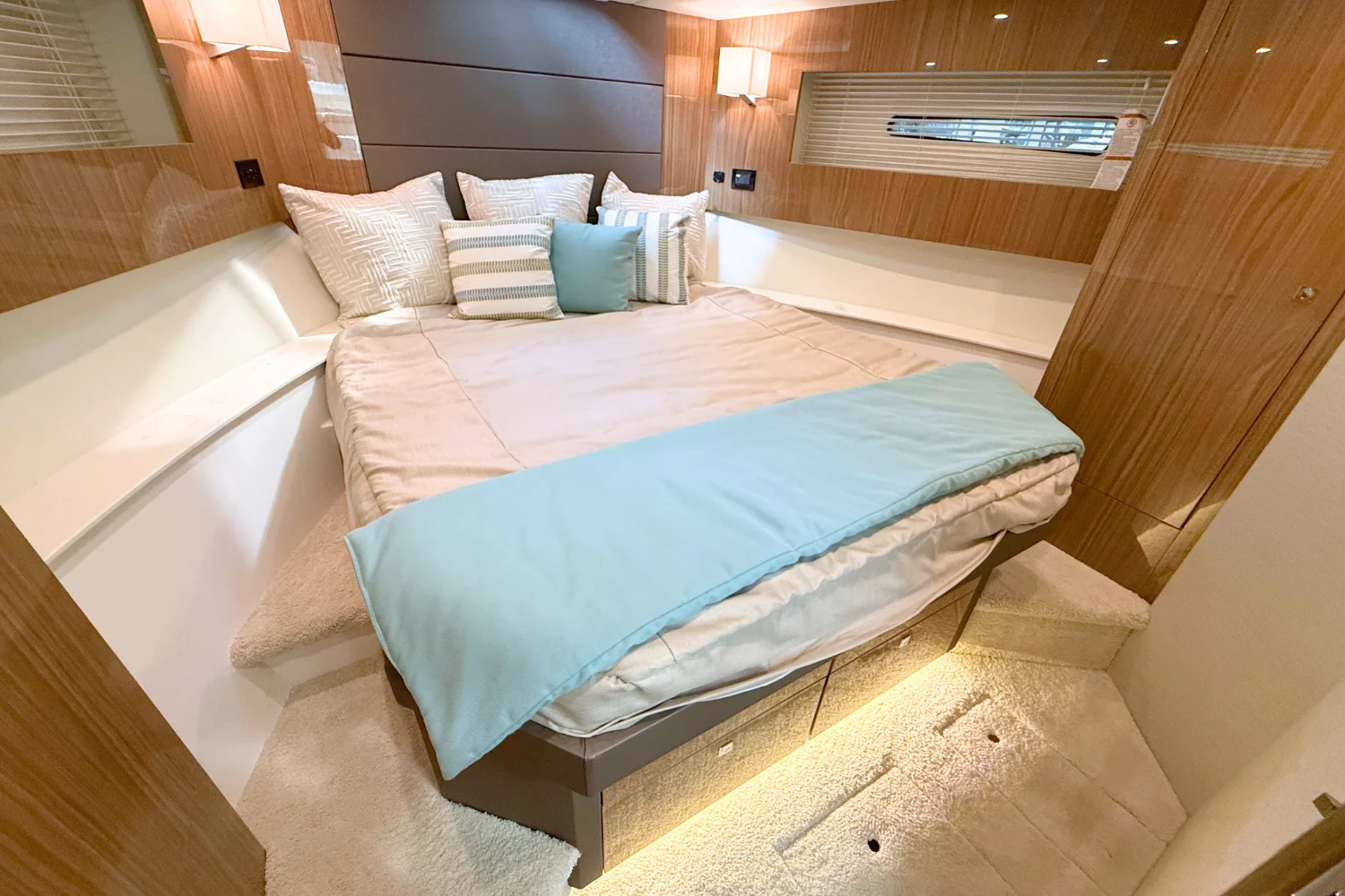 2025 Cruisers Yachts 42 Cantius Image Thumbnail #48