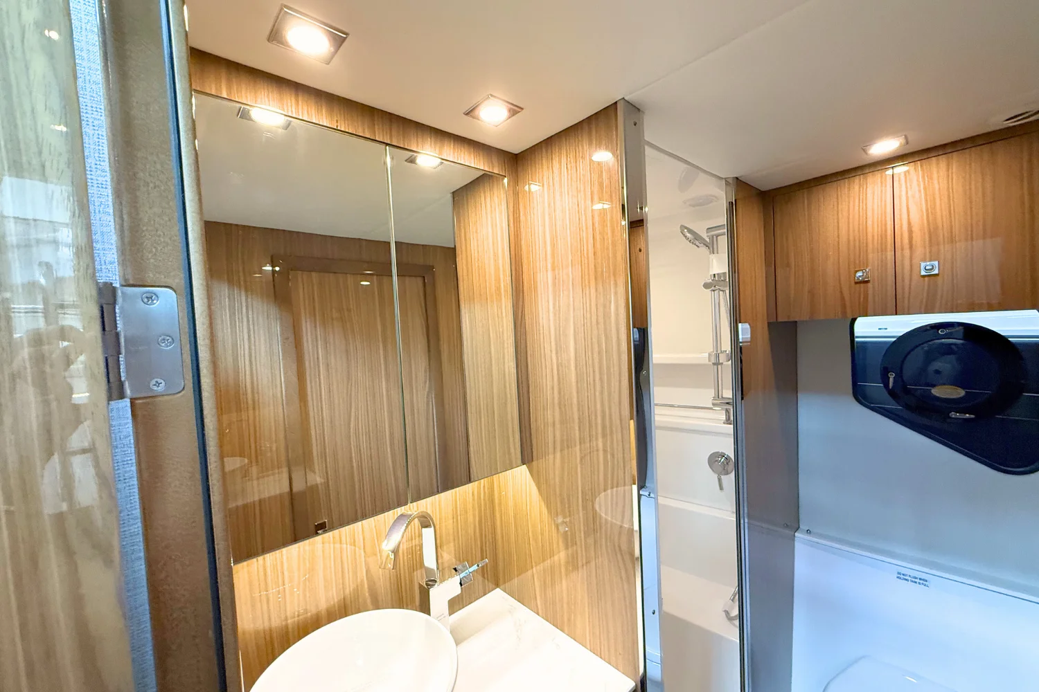 2025 Cruisers Yachts 42 Cantius Image Thumbnail #73