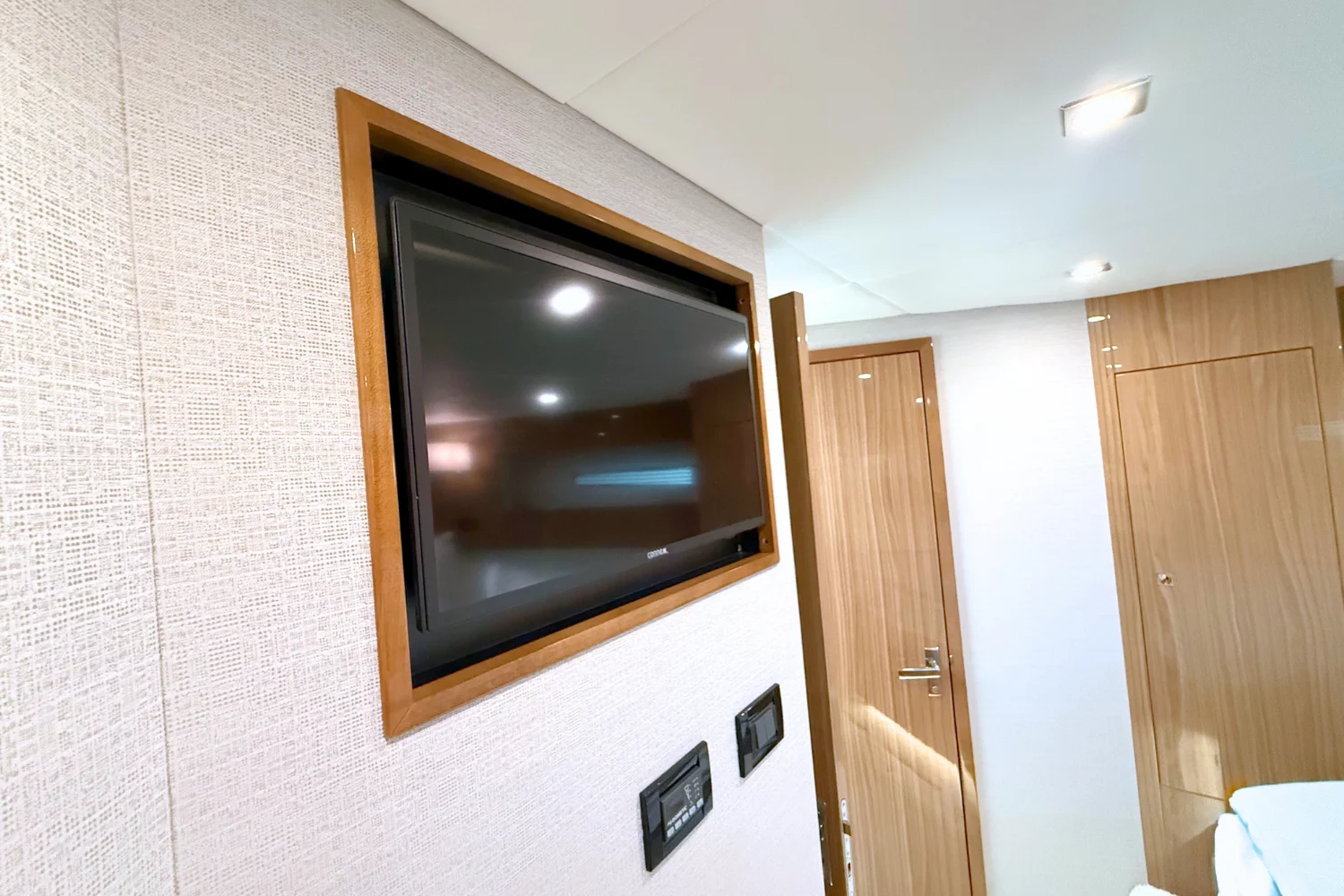 2025 Cruisers Yachts 42 Cantius Image Thumbnail #52