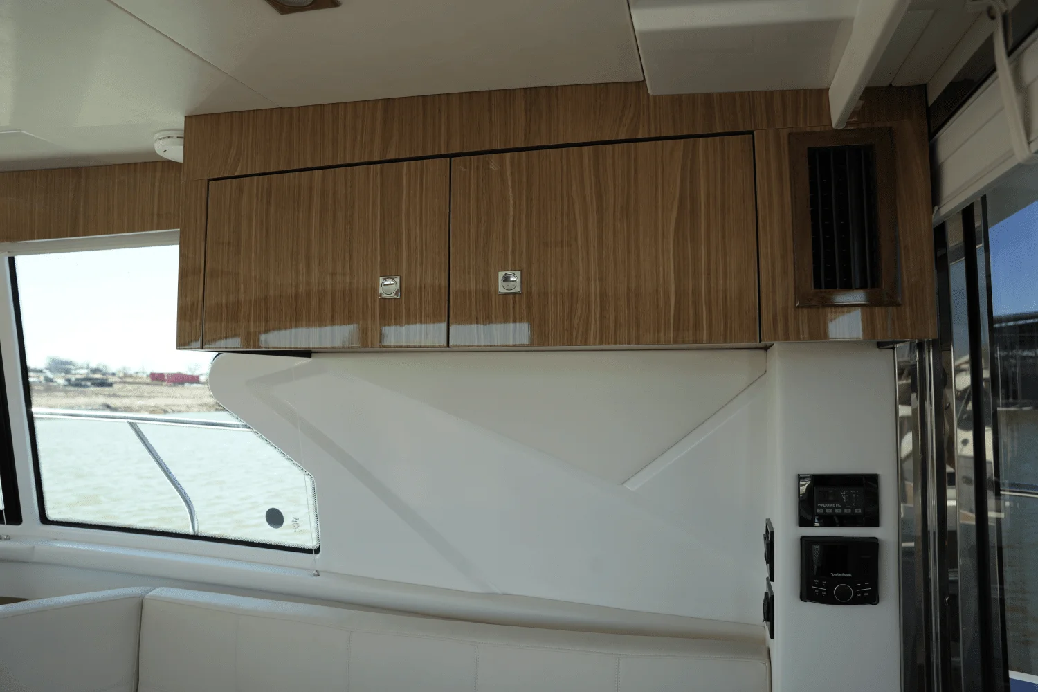 2025 Cruisers Yachts 42 Cantius Image Thumbnail #29