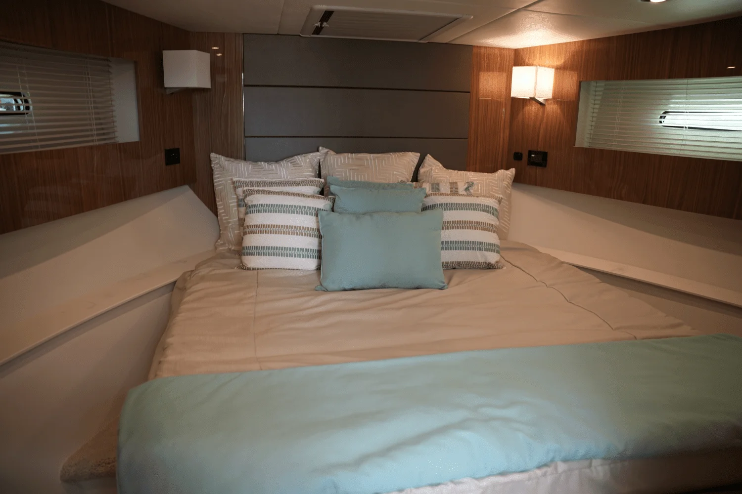 2025 Cruisers Yachts 42 Cantius Image Thumbnail #52