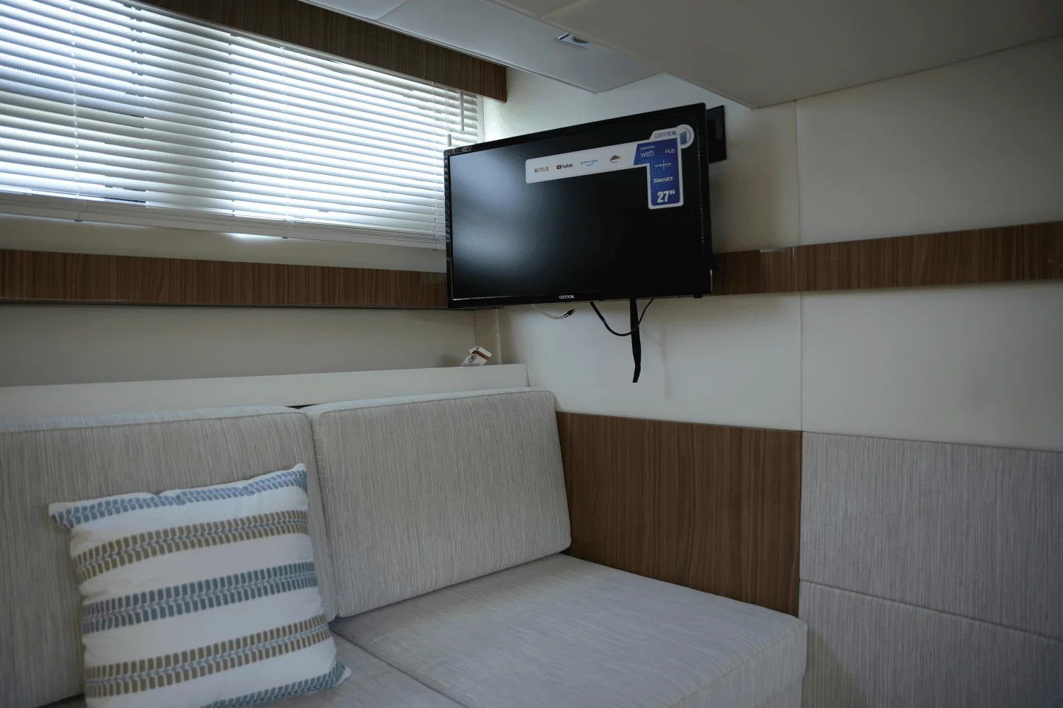 2025 Cruisers Yachts 42 Cantius Image Thumbnail #44