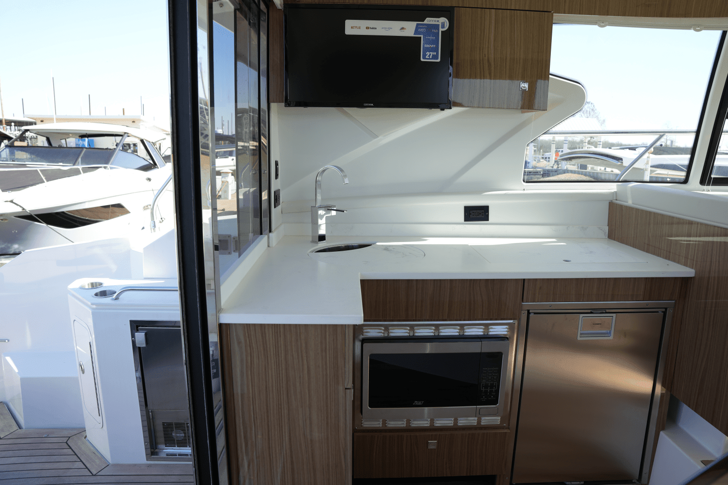 2025 Cruisers Yachts 42 Cantius Image Thumbnail #30