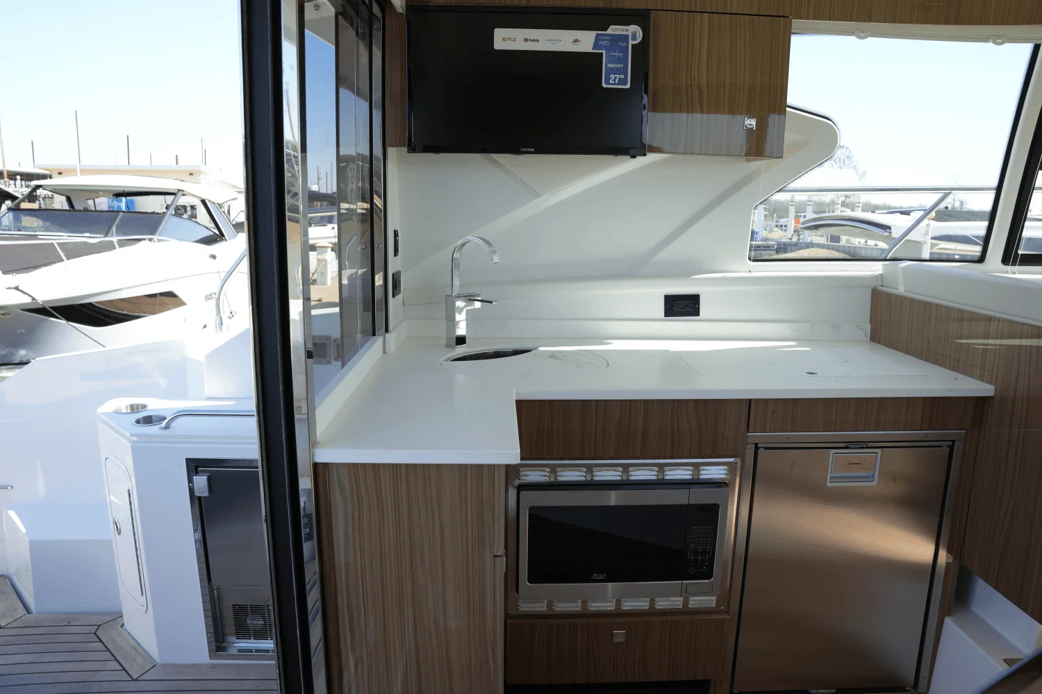 2025 Cruisers Yachts 42 Cantius Image Thumbnail #30