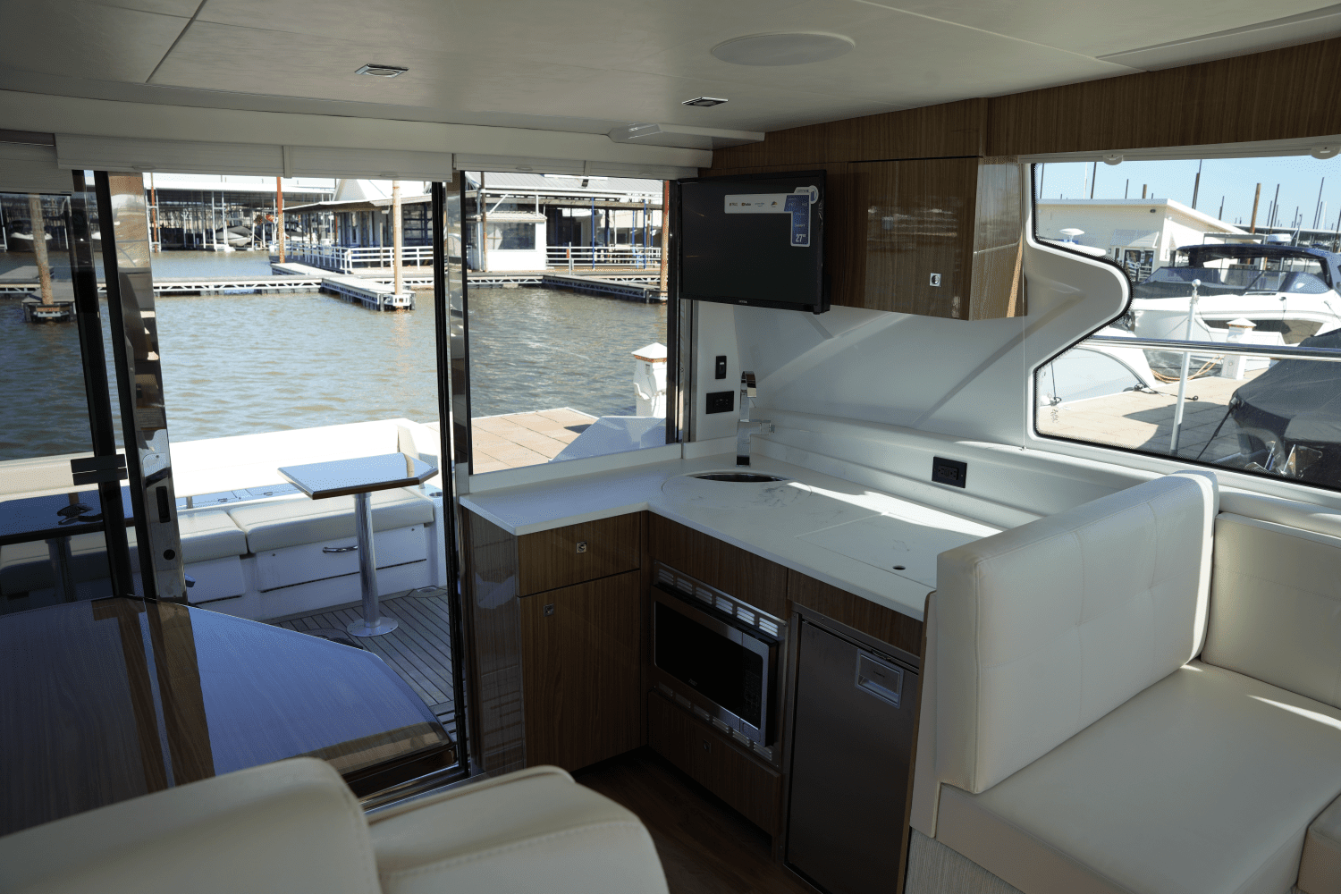 2025 Cruisers Yachts 42 Cantius Image Thumbnail #41