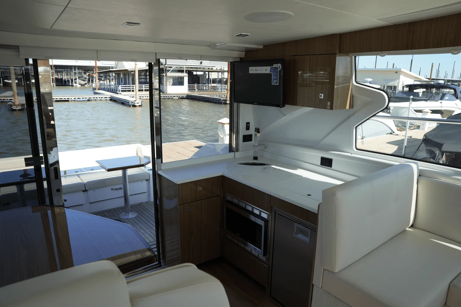 2025 Cruisers Yachts 42 Cantius Image Thumbnail #41