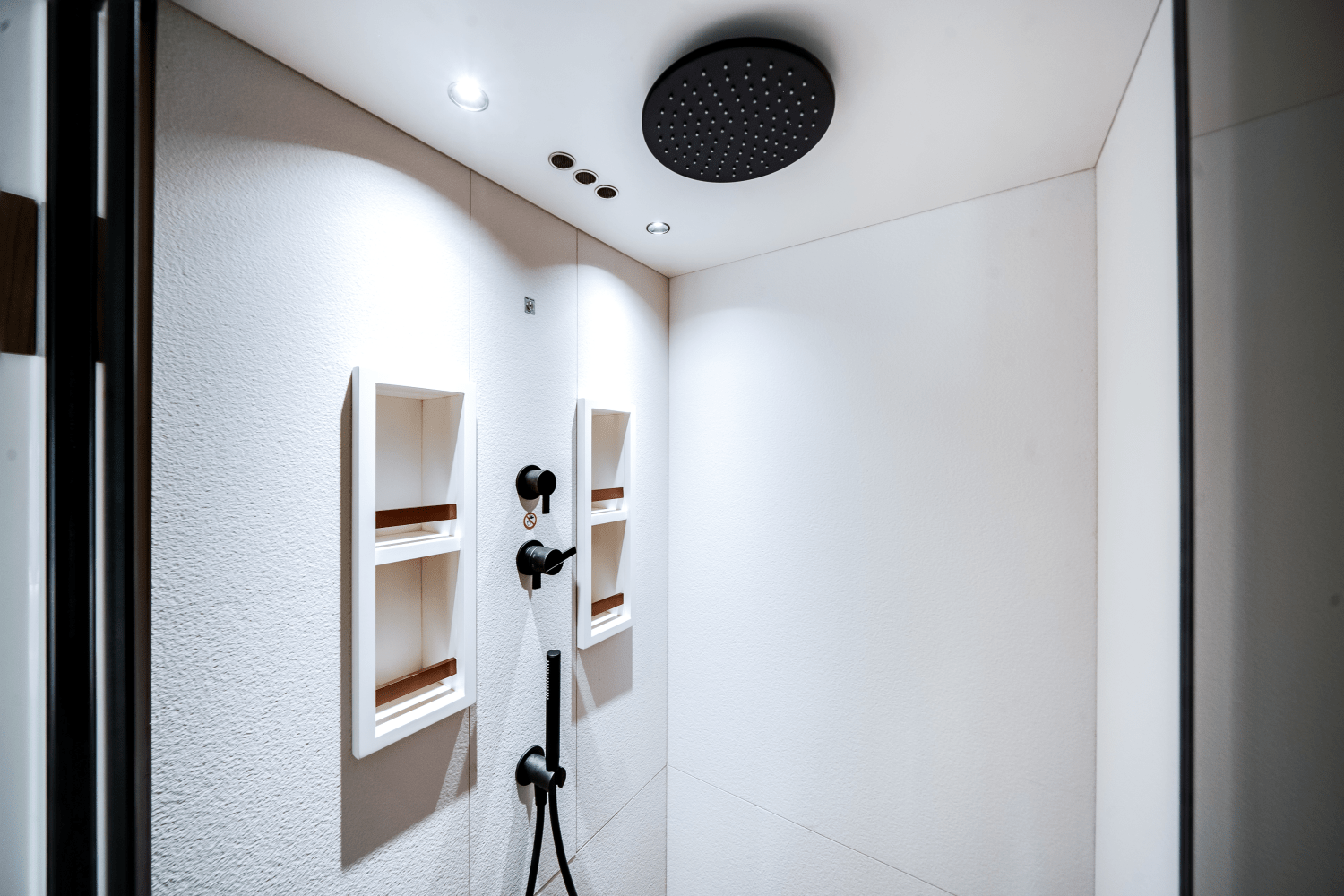 2026 Azimut Fly 72 Image Thumbnail #38