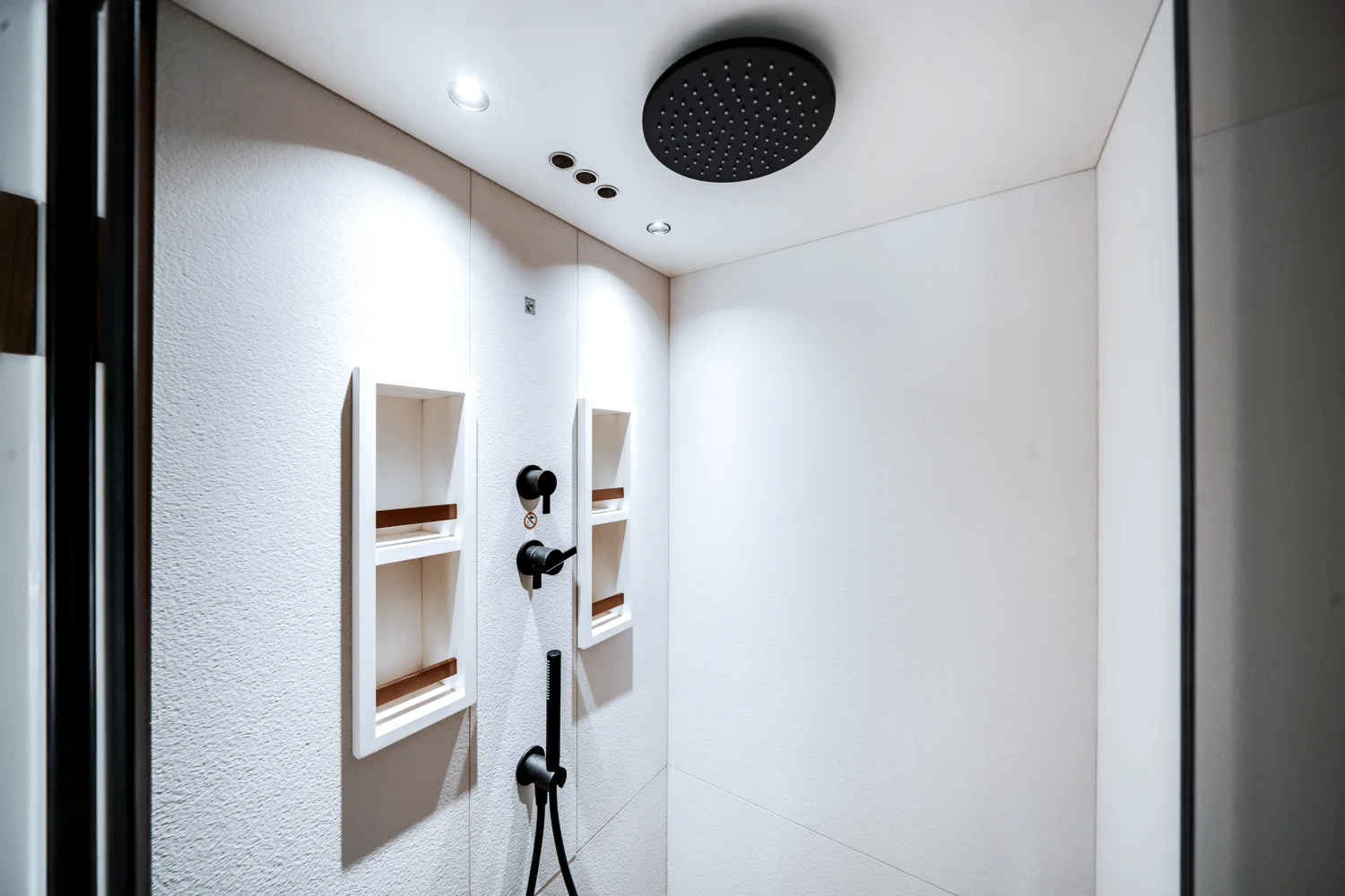 2026 Azimut Fly 72 Image Thumbnail #38